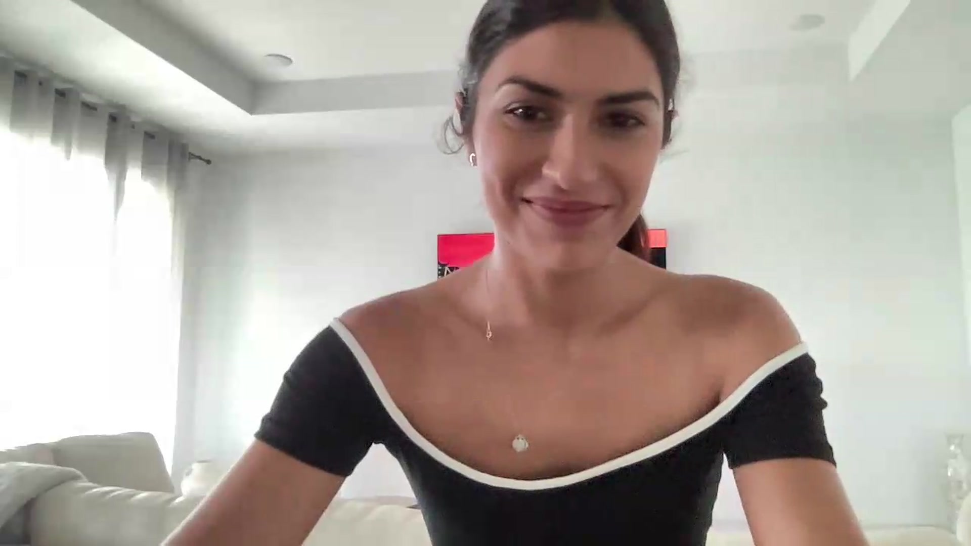 Gallery image thumbnail from MissArmenia's myfreecams stream on, 08/07/2026, 21:28 image 4 of 20