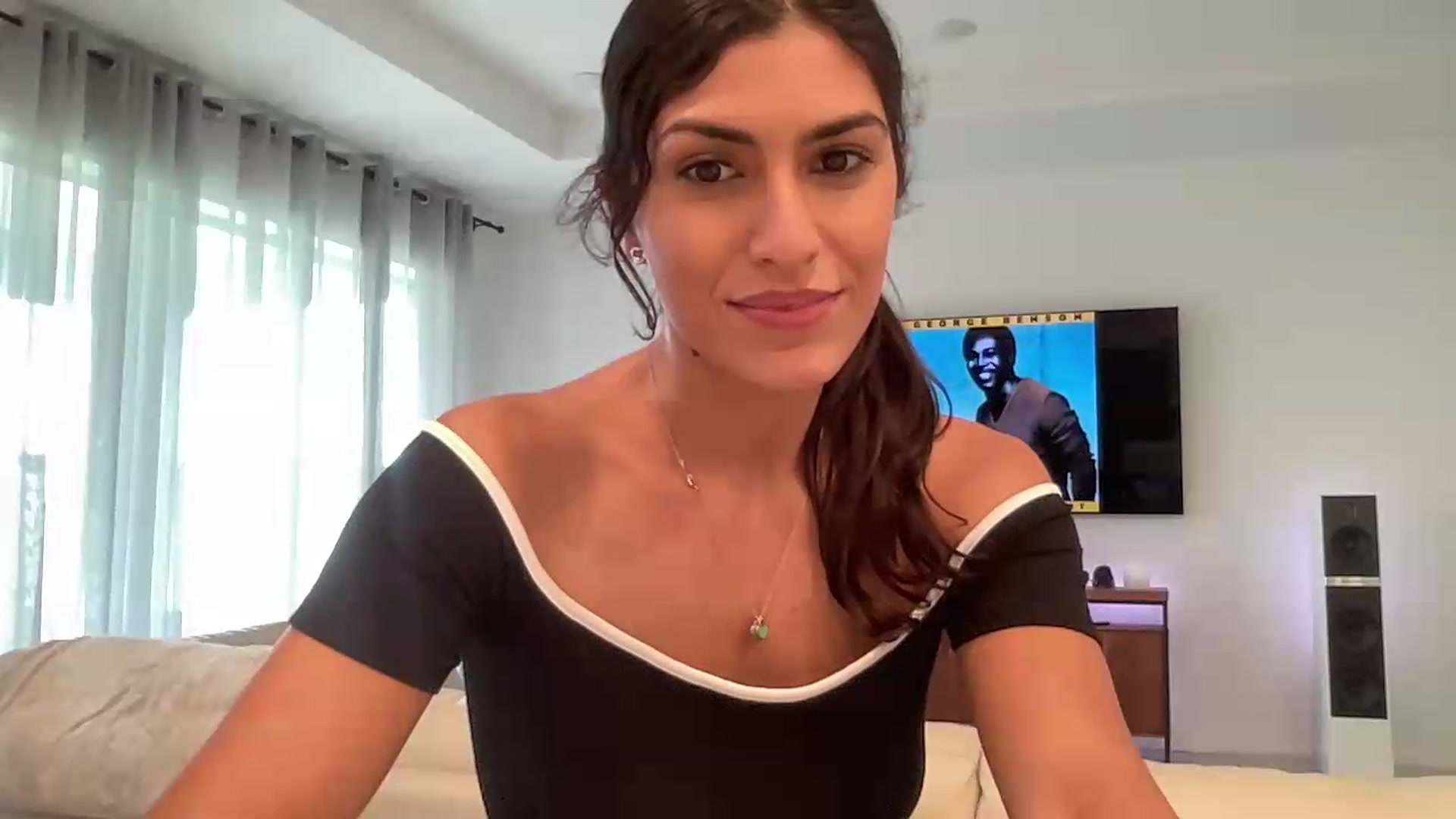 Gallery image thumbnail from MissArmenia's myfreecams stream on, 08/07/2026, 21:28 image 16 of 20