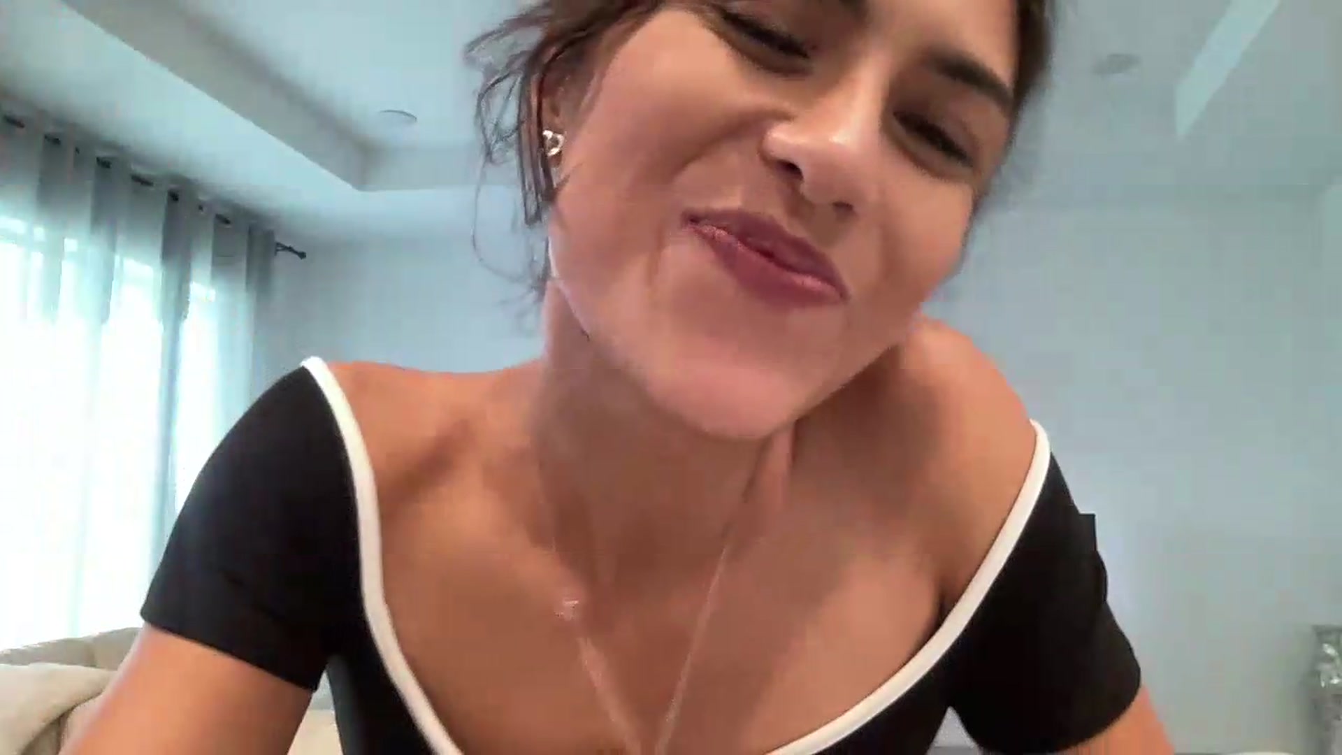 Gallery image thumbnail from MissArmenia's myfreecams stream on, 08/07/2026, 21:28 image 19 of 20