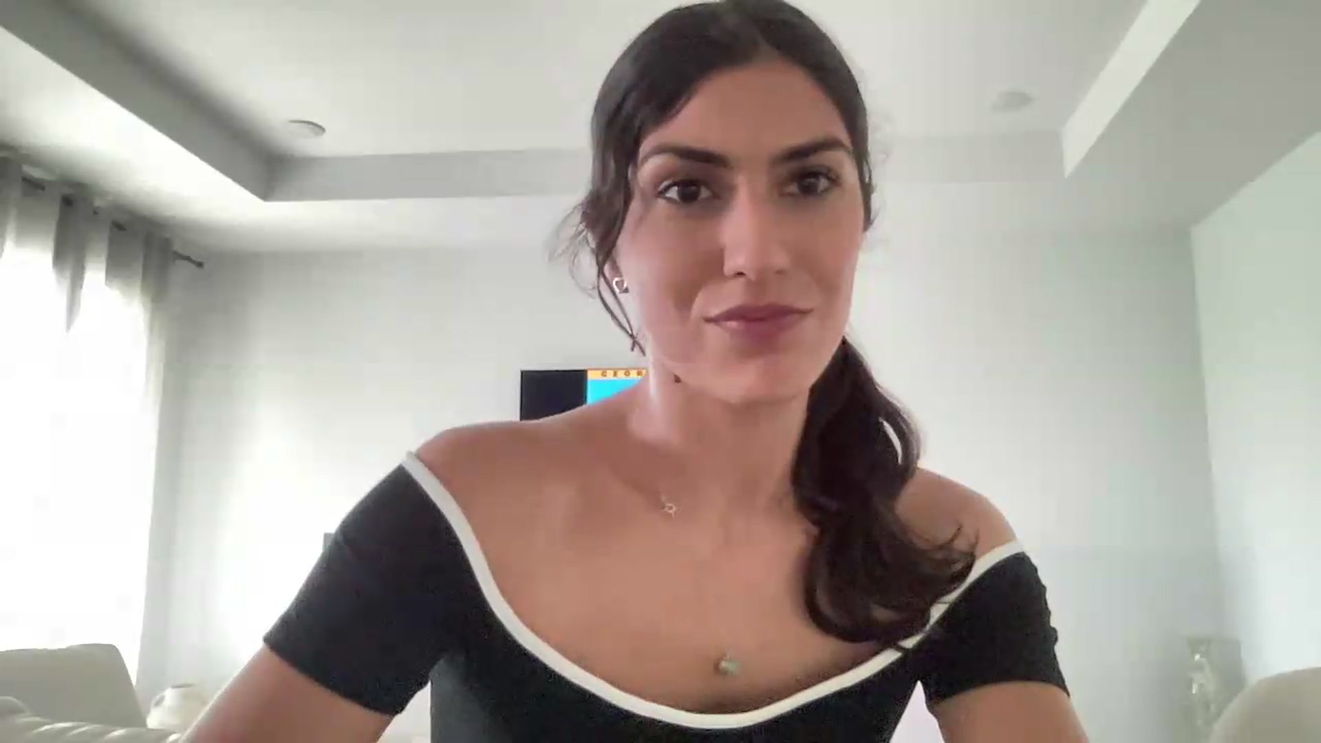 Gallery image thumbnail from MissArmenia's myfreecams stream on, 08/07/2026, 21:28 image 15 of 20