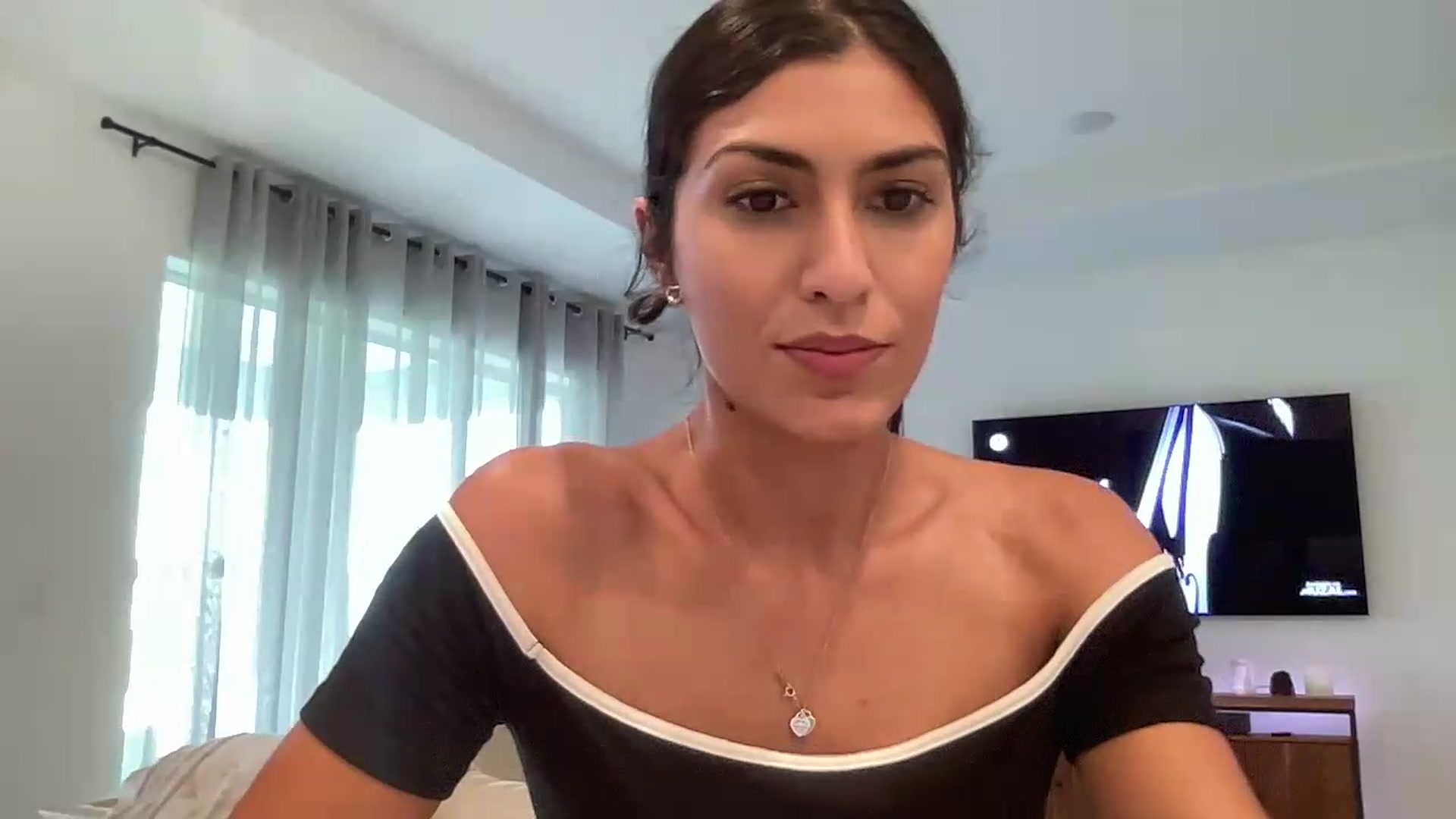 Gallery image thumbnail from MissArmenia's myfreecams stream on, 08/07/2026, 23:18 image 8 of 20