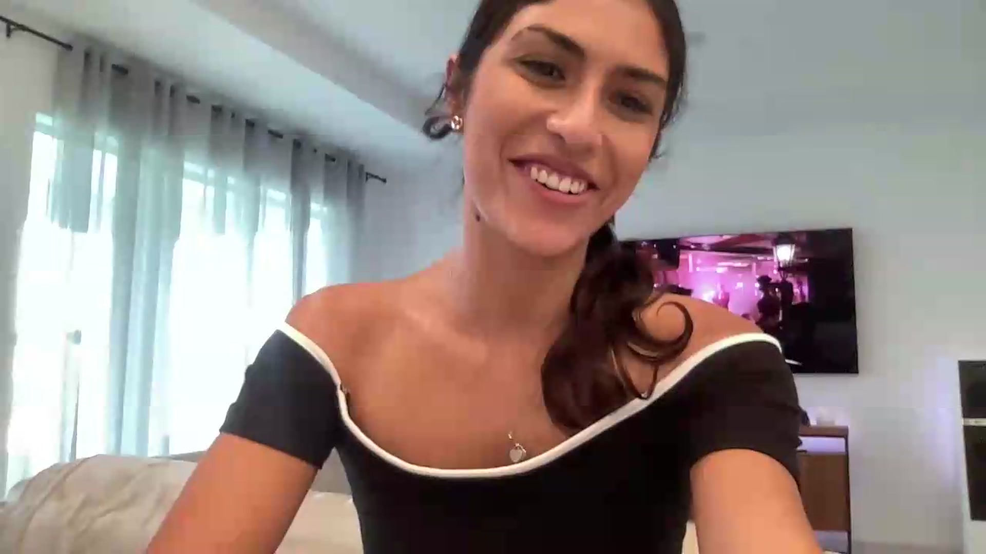 Gallery image thumbnail from MissArmenia's myfreecams stream on, 08/07/2026, 23:18 image 6 of 20