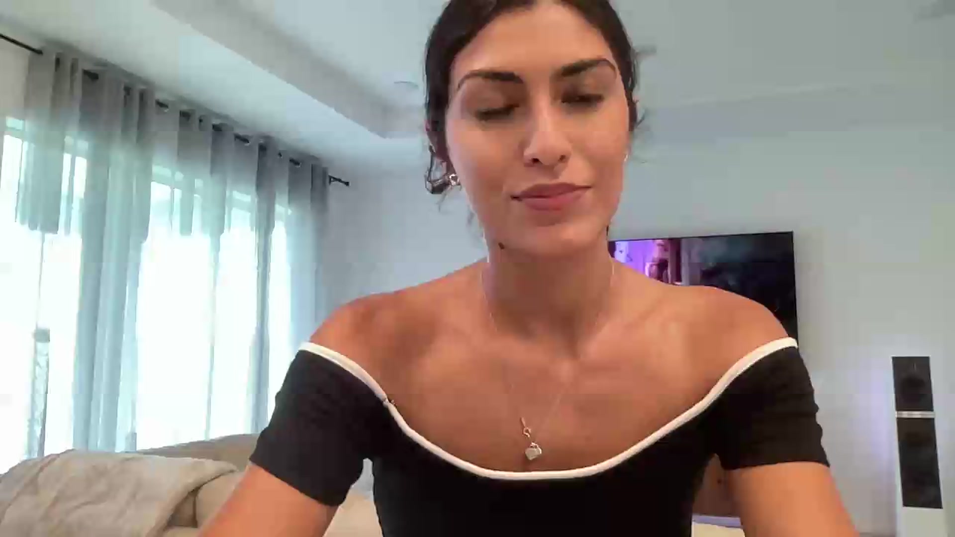 Gallery image thumbnail from MissArmenia's myfreecams stream on, 08/07/2026, 23:18 image 1 of 20