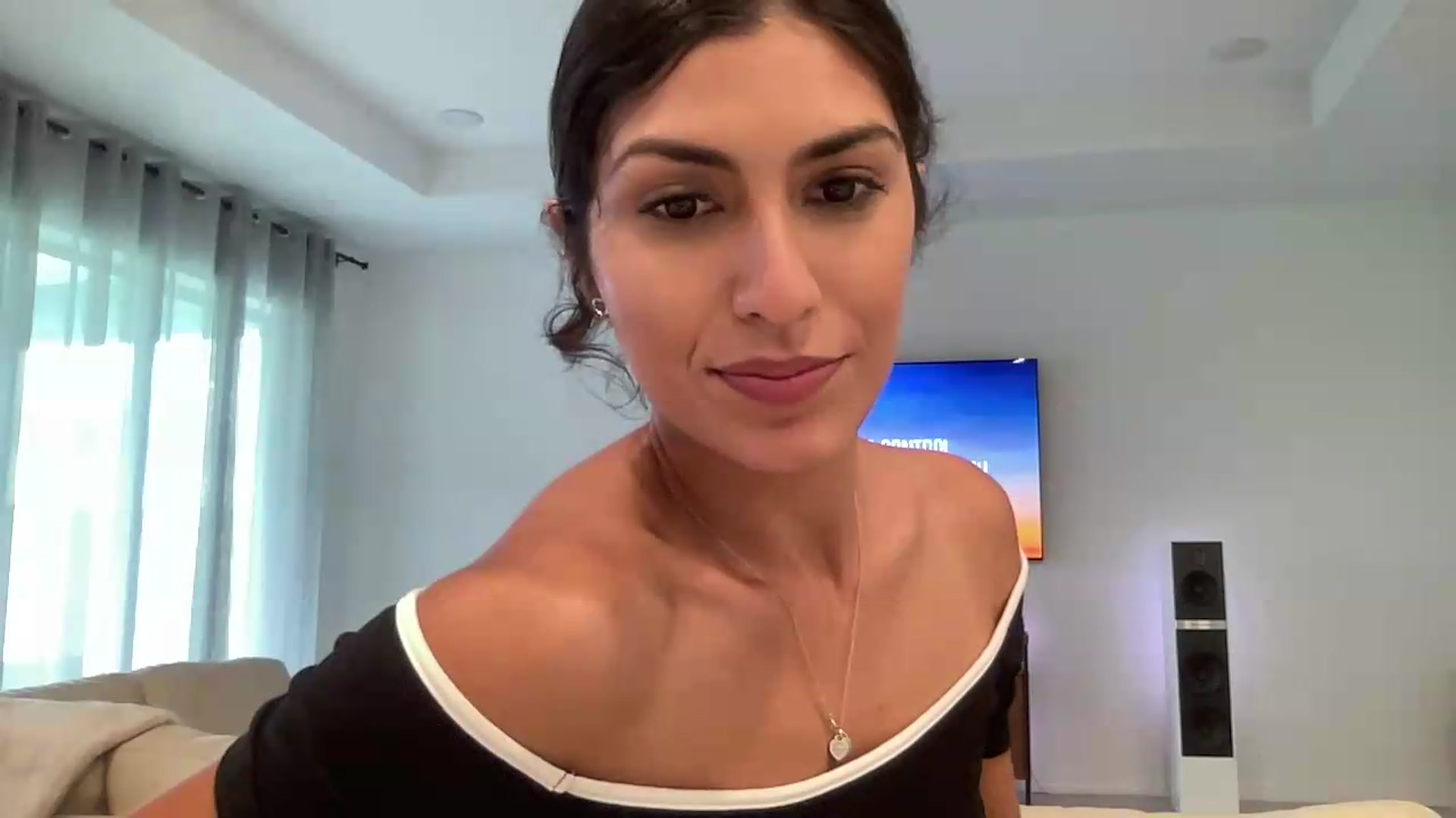 Gallery image thumbnail from MissArmenia's myfreecams stream on, 08/07/2026, 23:18 image 20 of 20