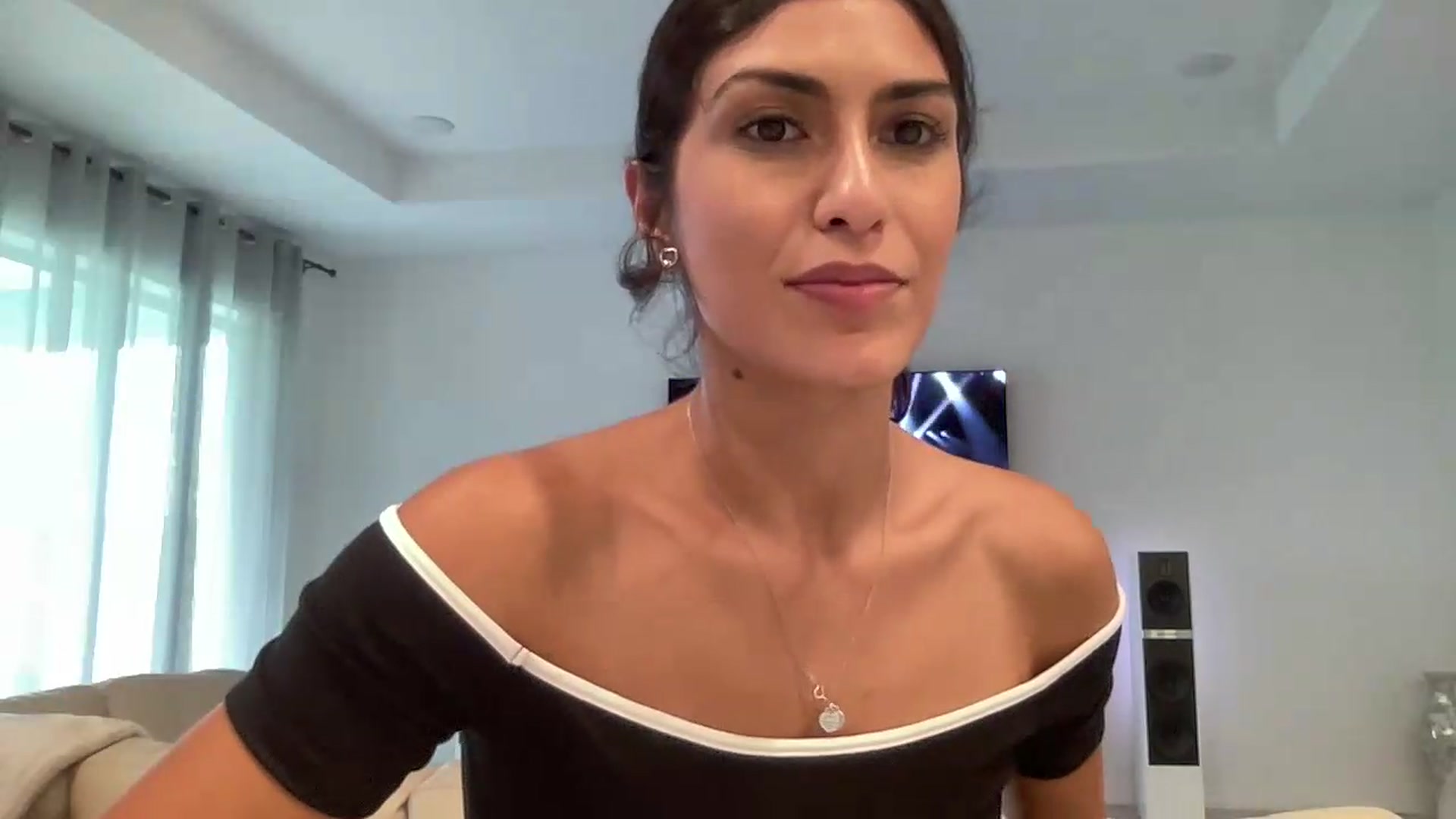 Gallery image thumbnail from MissArmenia's myfreecams stream on, 08/07/2026, 23:18 image 18 of 20