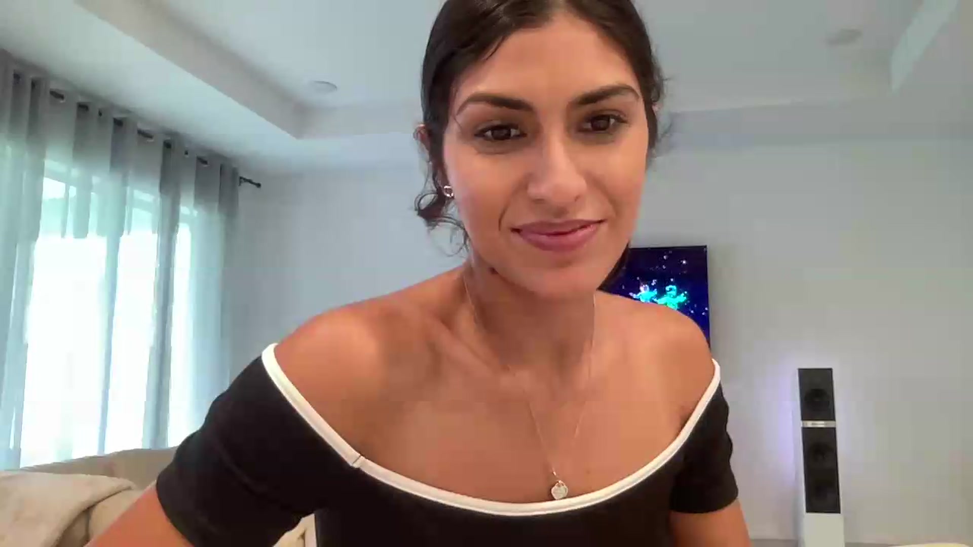 Gallery image thumbnail from MissArmenia's myfreecams stream on, 08/07/2026, 23:18 image 19 of 20