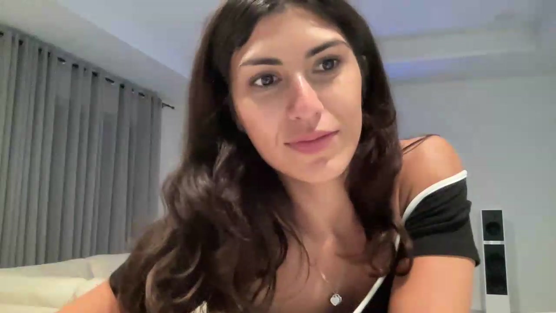 Gallery image thumbnail from MissArmenia's myfreecams stream on, 08/11/2026, 03:29 image 6 of 20