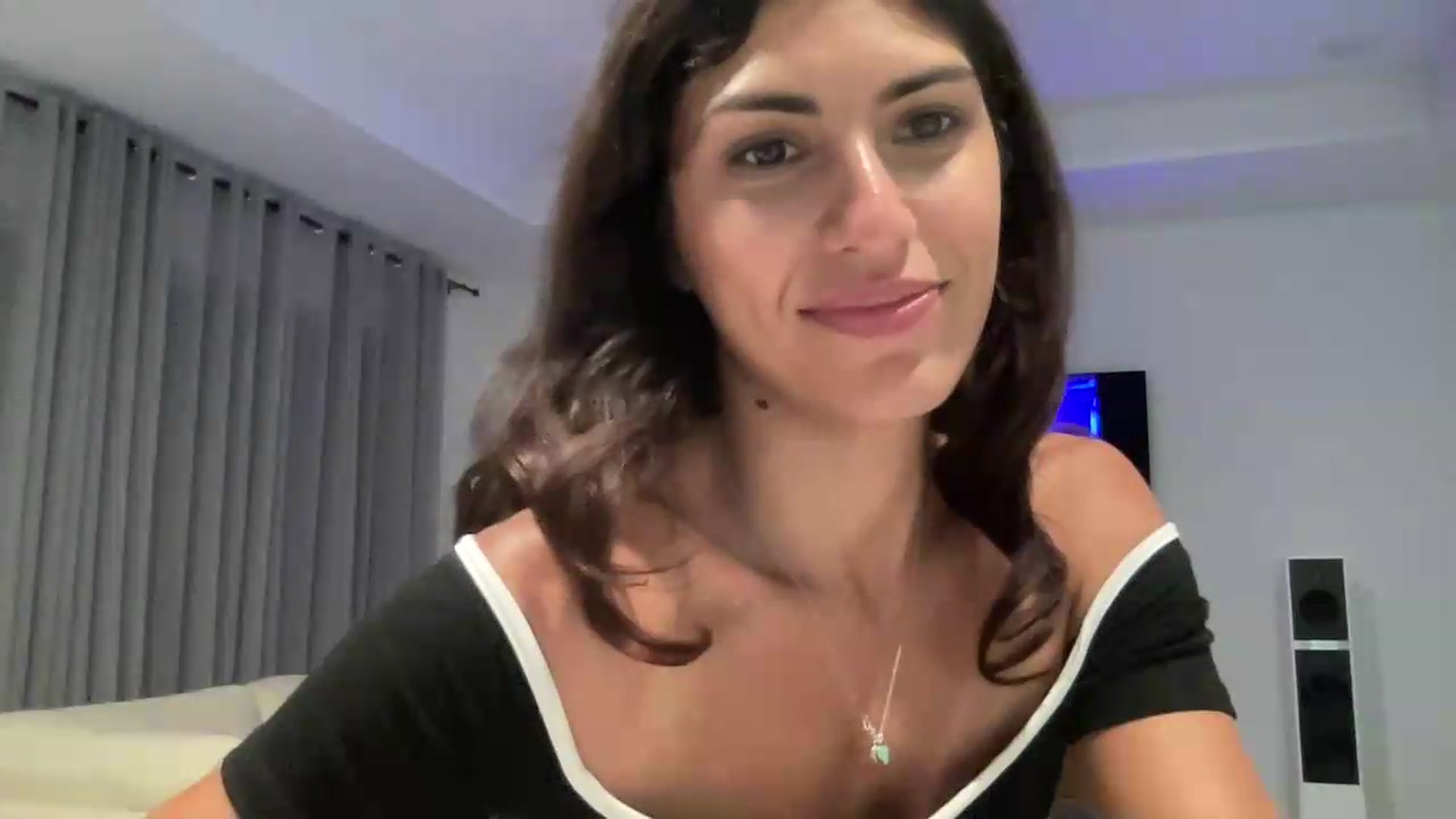 Gallery image thumbnail from MissArmenia's myfreecams stream on, 08/11/2026, 03:29 image 11 of 20
