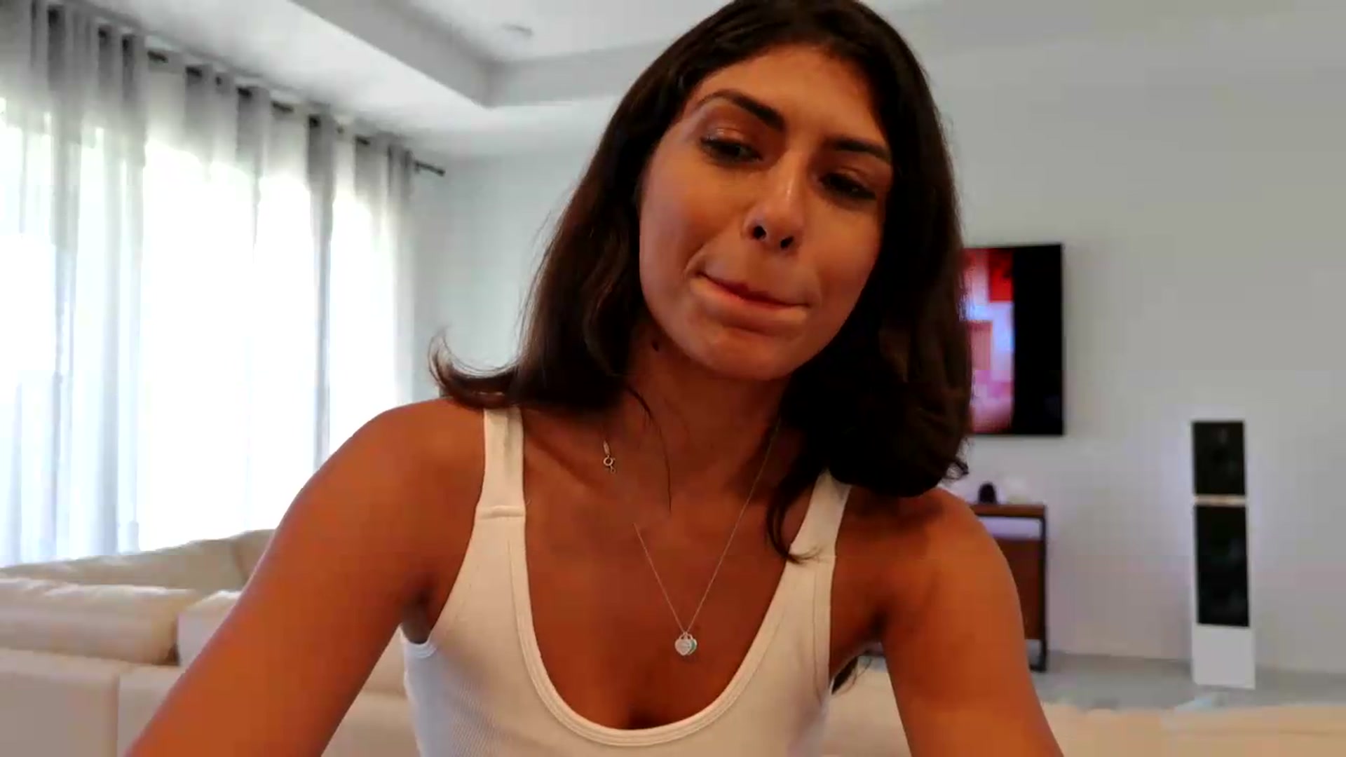 Gallery image thumbnail from MissArmenia's myfreecams stream on, 08/12/2026, 20:33 image 7 of 20