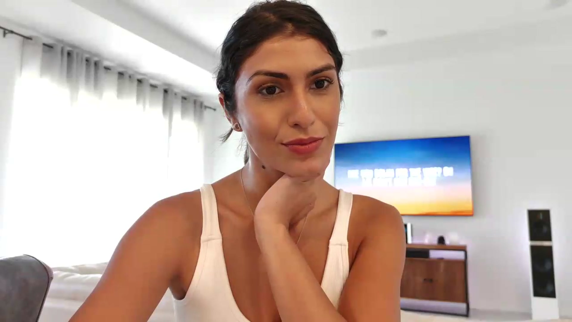 Gallery image thumbnail from MissArmenia's myfreecams stream on, 08/12/2026, 21:35 image 18 of 20