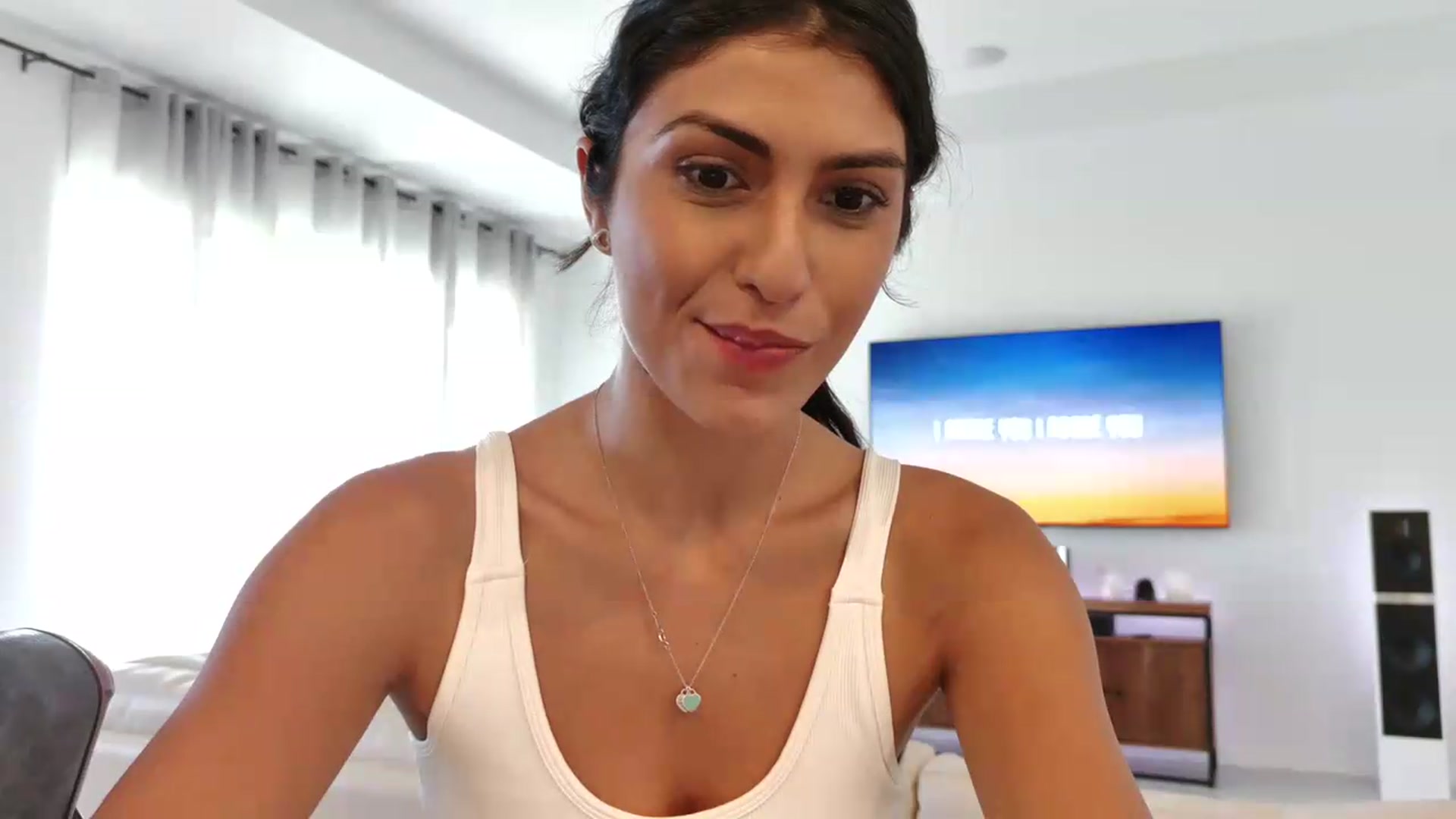 Gallery image thumbnail from MissArmenia's myfreecams stream on, 08/12/2026, 21:35 image 19 of 20