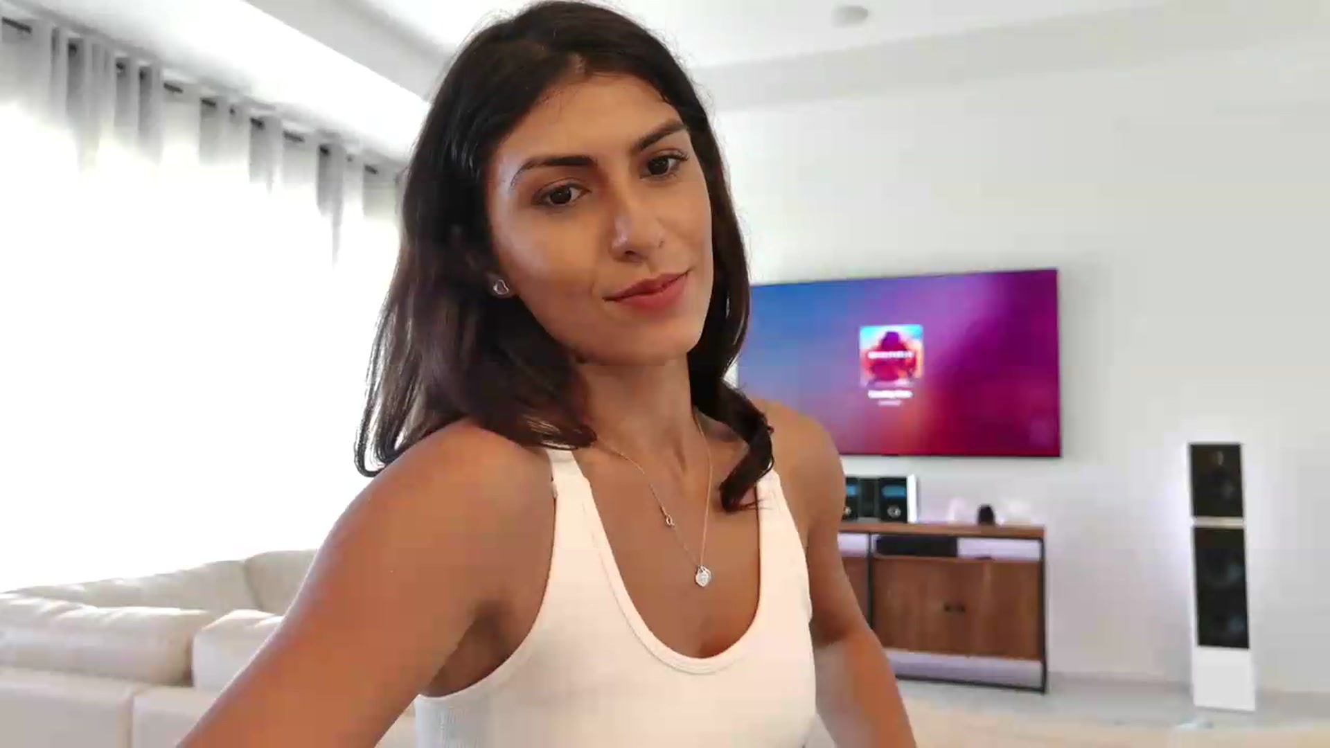 Gallery image thumbnail from MissArmenia's myfreecams stream on, 08/12/2026, 21:35 image 4 of 20