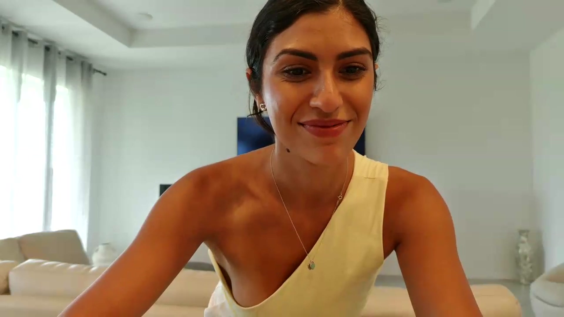 Gallery image thumbnail from MissArmenia's myfreecams stream on, 08/13/2026, 21:26 image 19 of 20