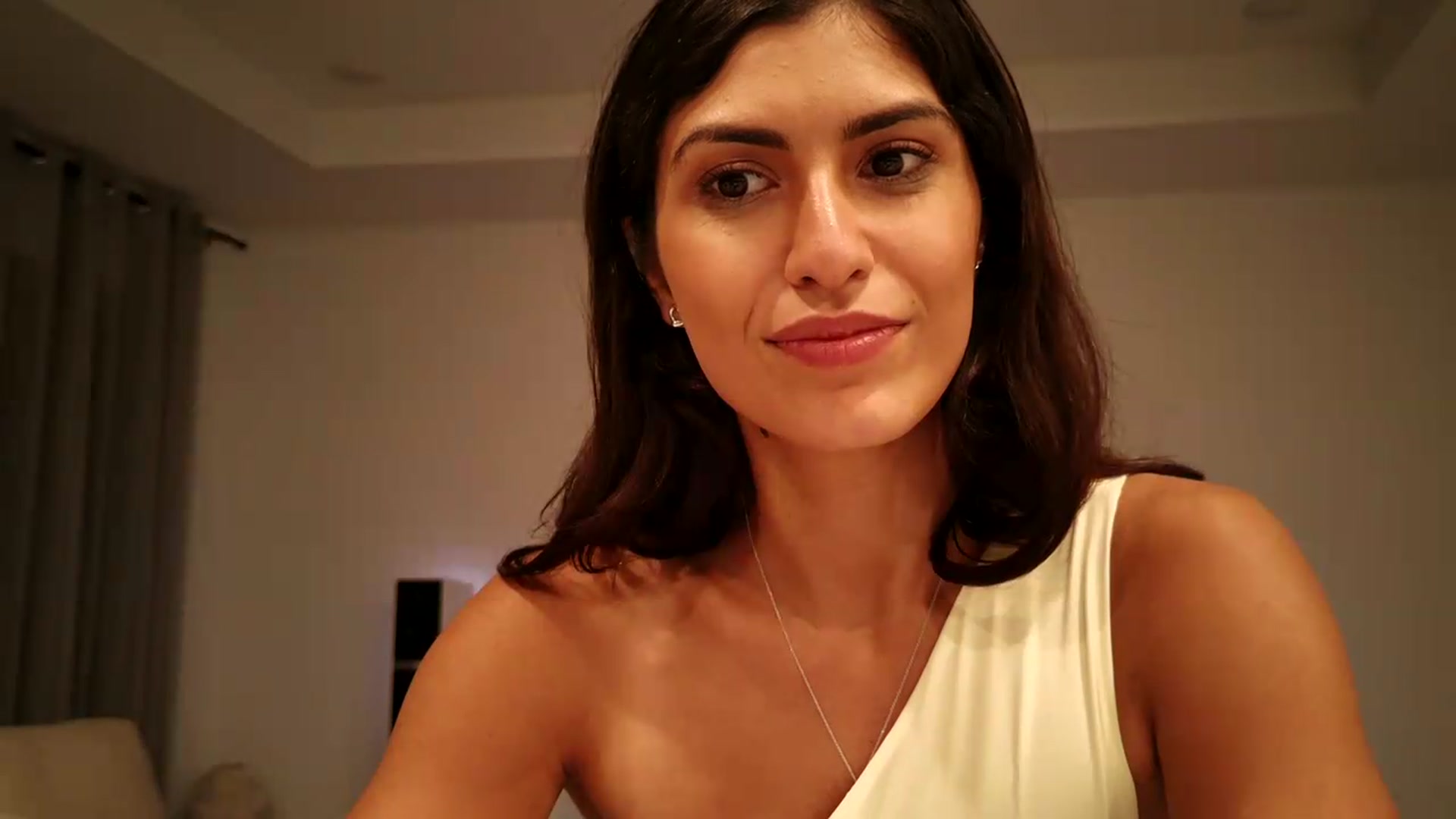 Gallery image thumbnail from MissArmenia's myfreecams stream on, 08/14/2026, 01:32 image 20 of 20