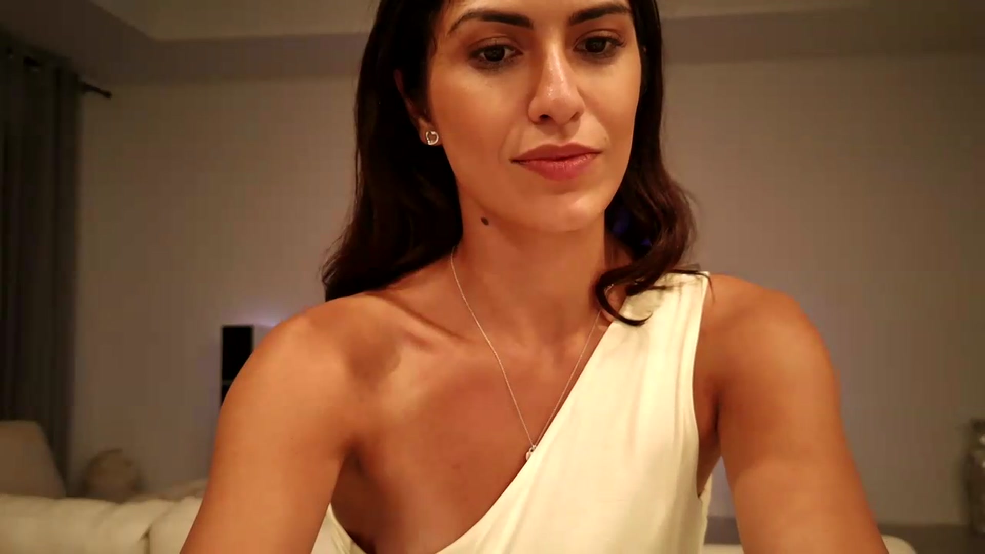 Gallery image thumbnail from MissArmenia's myfreecams stream on, 08/14/2026, 01:32 image 17 of 20