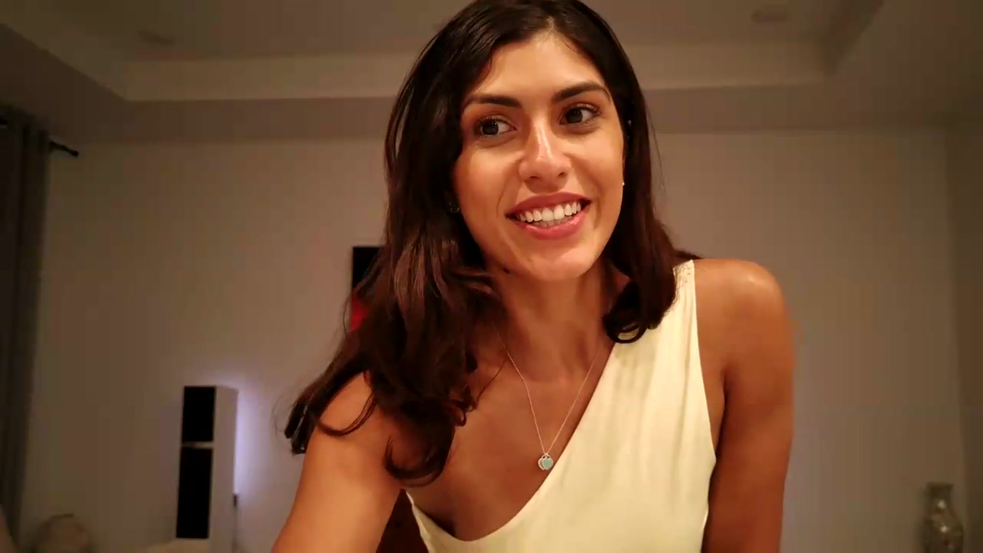 Gallery image thumbnail from MissArmenia's myfreecams stream on, 08/14/2026, 01:32 image 19 of 20