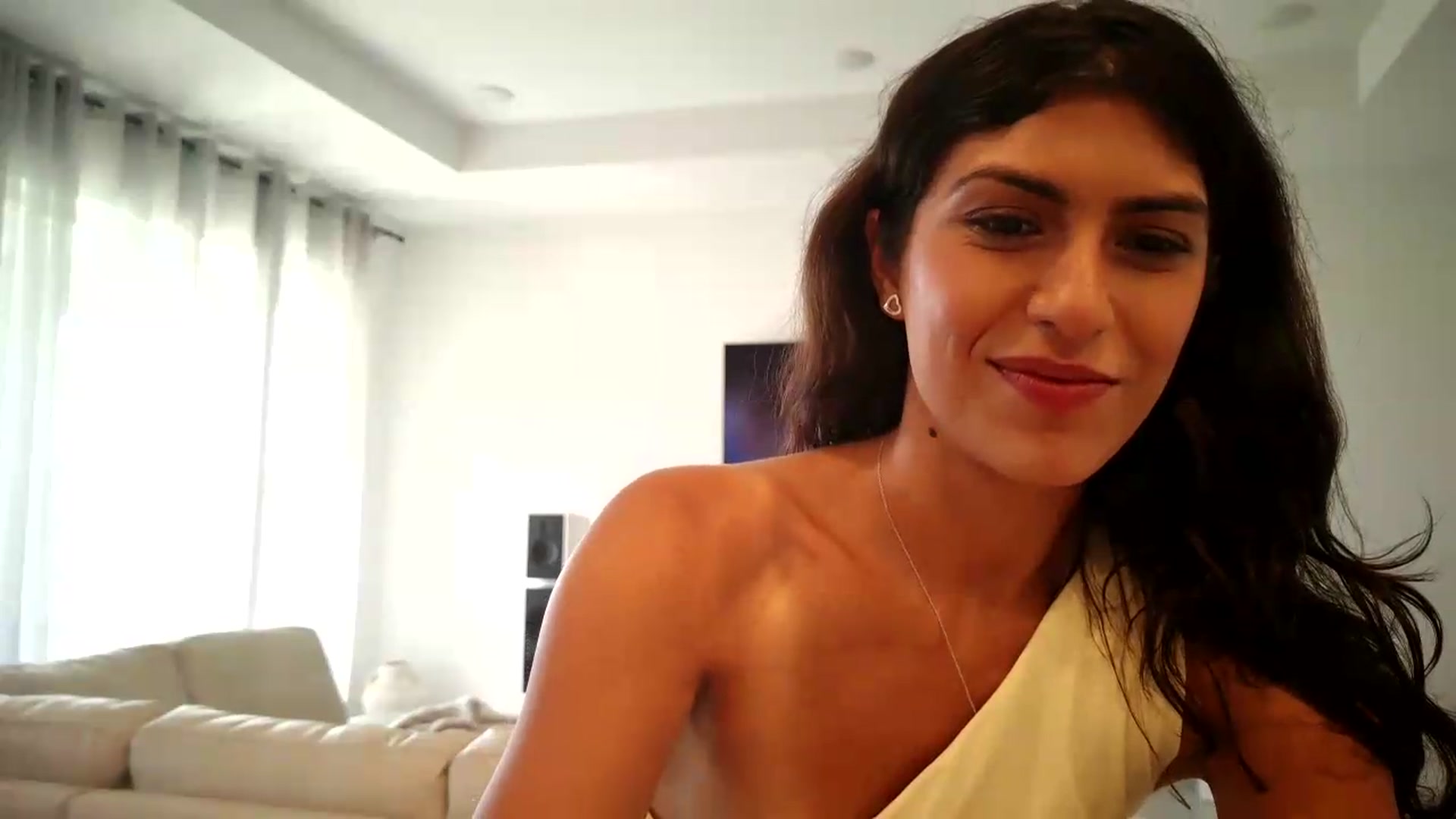 Gallery image thumbnail from MissArmenia's myfreecams stream on, 08/15/2026, 20:23 image 19 of 20
