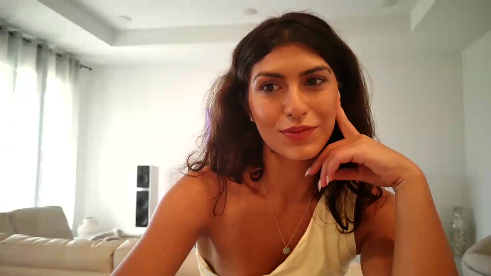 Gallery image thumbnail from MissArmenia's myfreecams stream on, 08/15/2026, 20:23 image 10 of 20