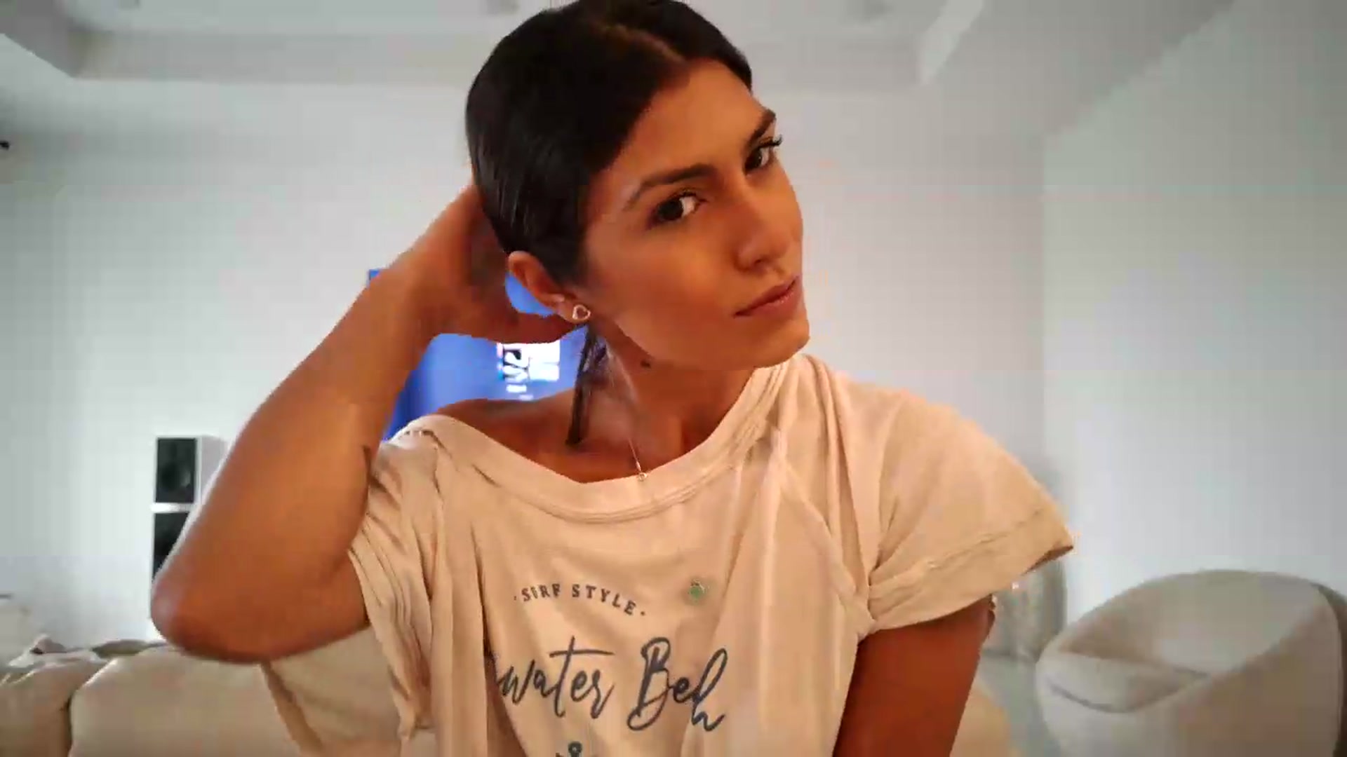 Gallery image thumbnail from MissArmenia's myfreecams stream on, 08/17/2026, 16:04 image 13 of 20