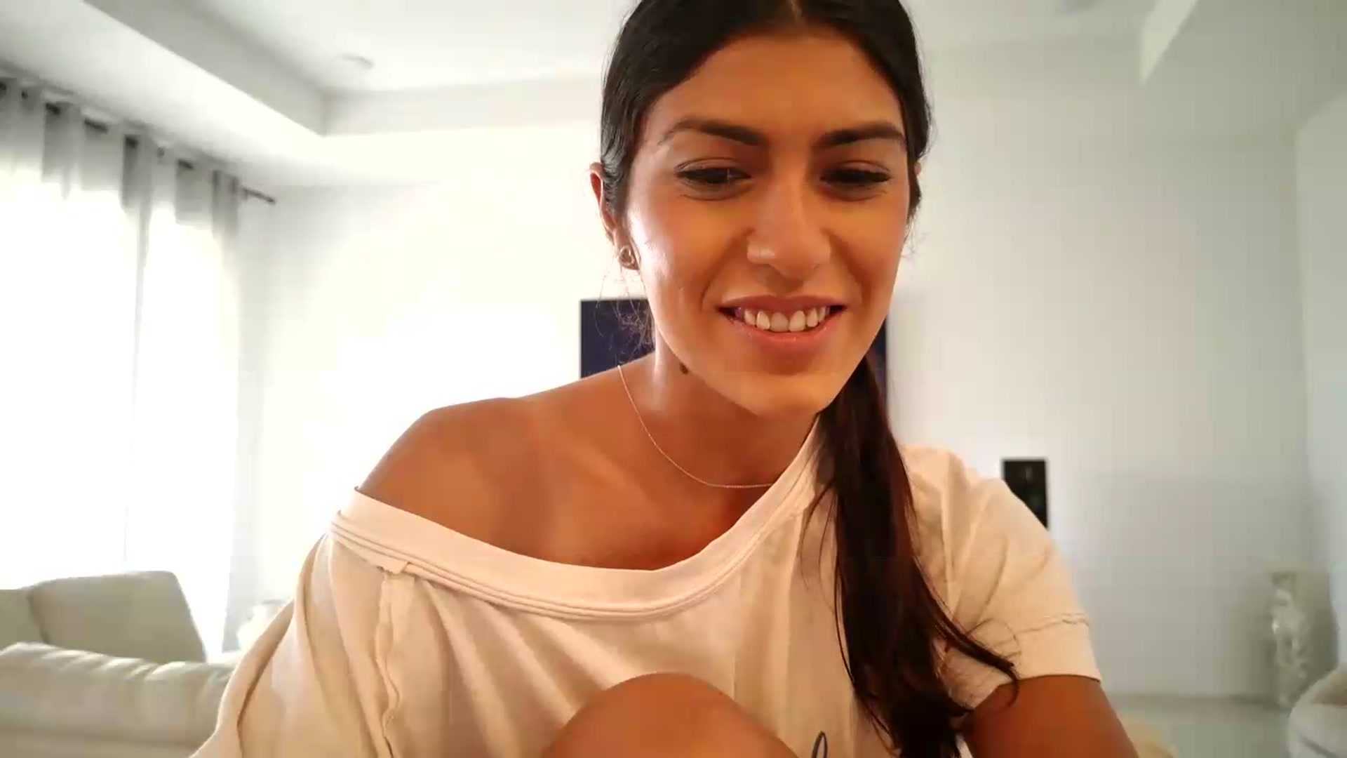 Gallery image thumbnail from MissArmenia's myfreecams stream on, 08/17/2026, 16:04 image 6 of 20