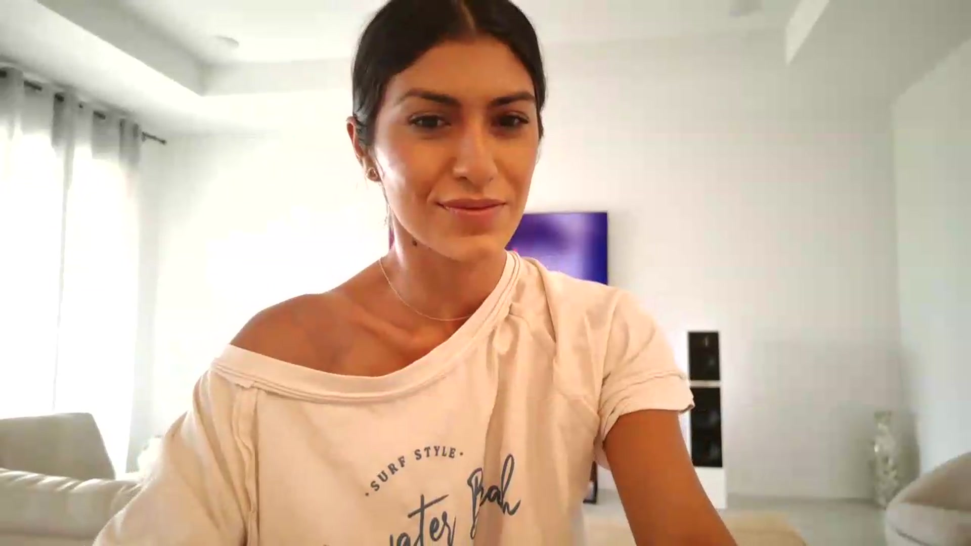 Gallery image thumbnail from MissArmenia's myfreecams stream on, 08/17/2026, 16:04 image 9 of 20