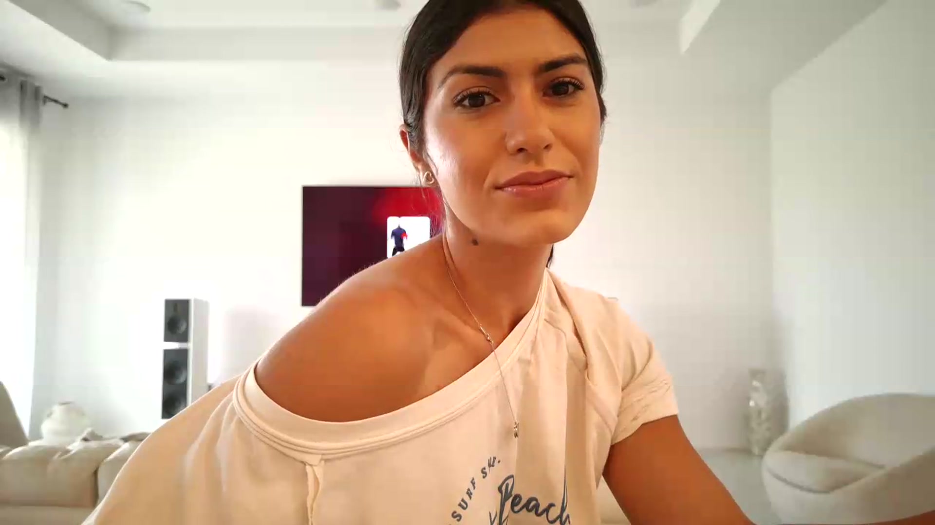 Gallery image thumbnail from MissArmenia's myfreecams stream on, 08/17/2026, 16:04 image 16 of 20