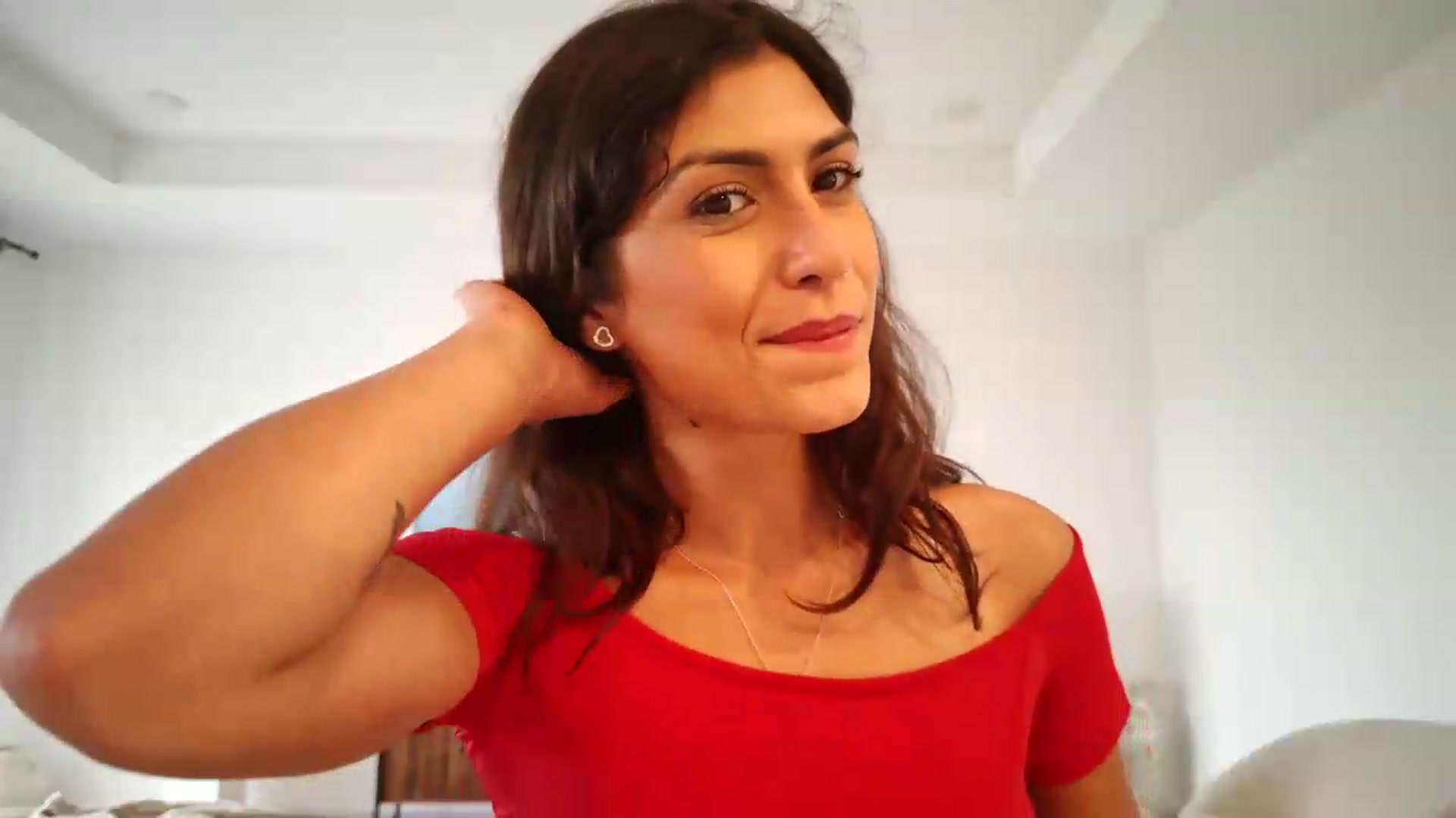 Gallery image thumbnail from MissArmenia's myfreecams stream on, 08/17/2026, 19:08 image 5 of 20