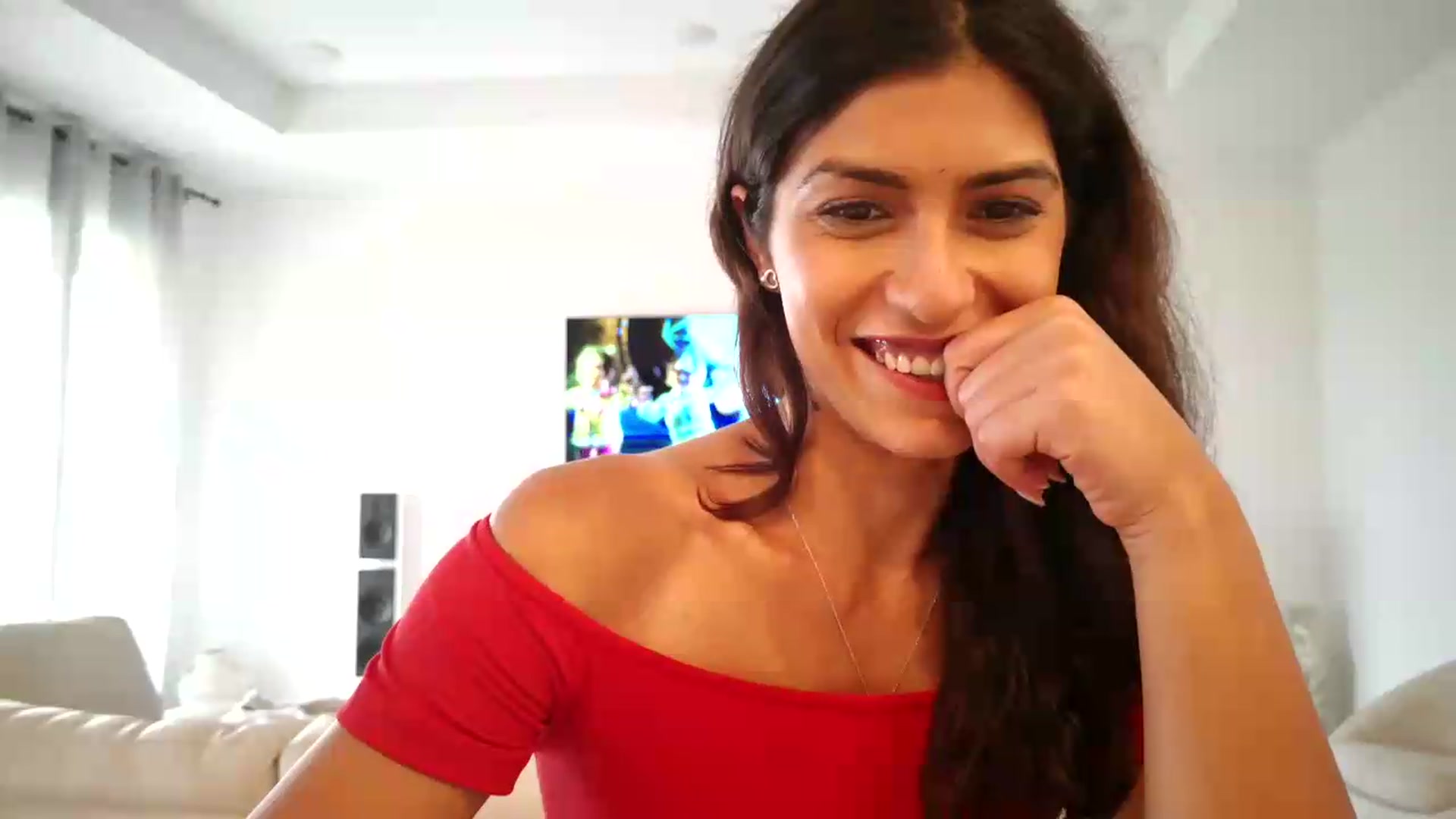 Gallery image thumbnail from MissArmenia's myfreecams stream on, 08/17/2026, 21:12 image 2 of 20