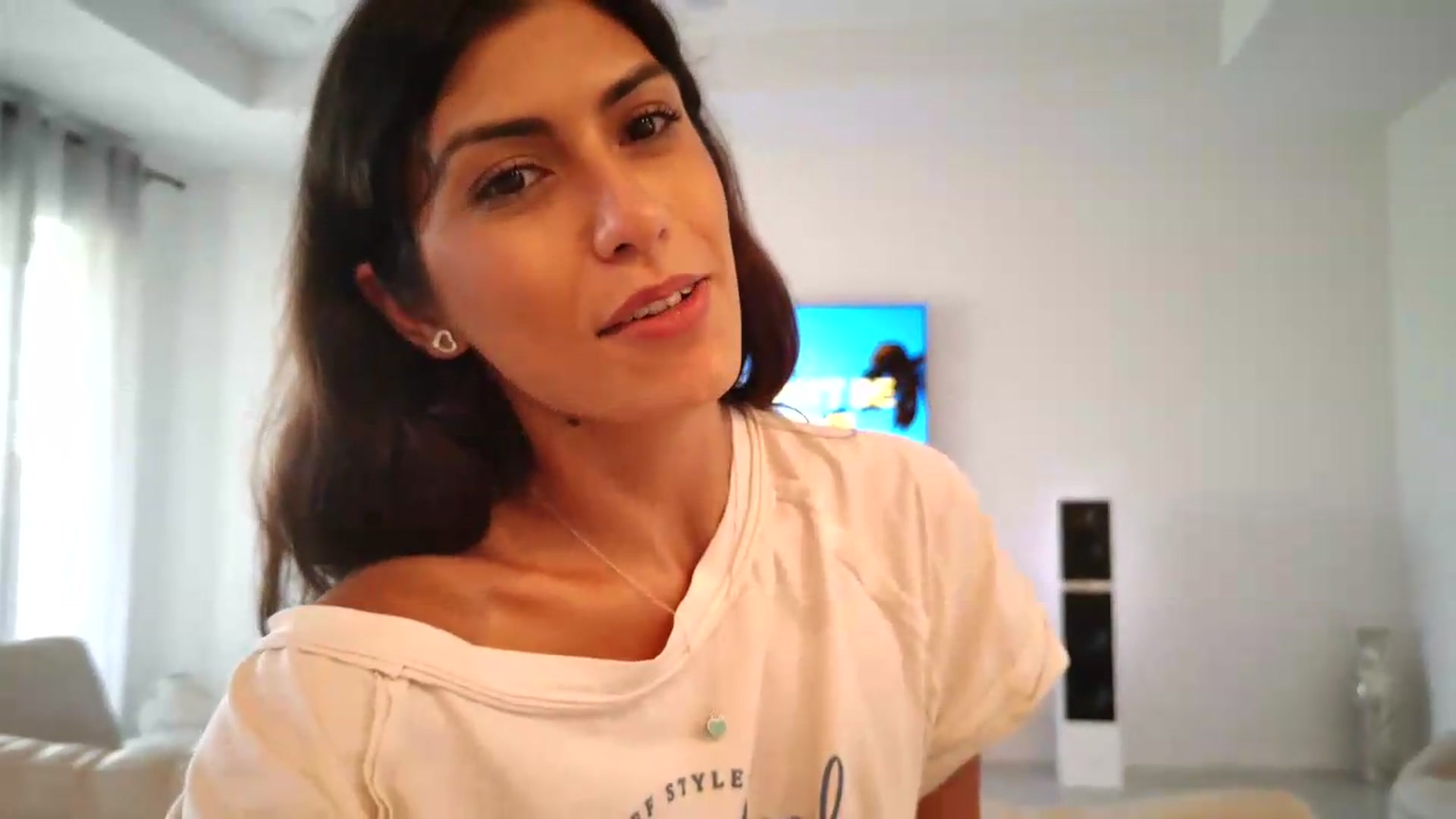 Gallery image thumbnail from MissArmenia's myfreecams stream on, 08/17/2026, 22:22 image 5 of 20