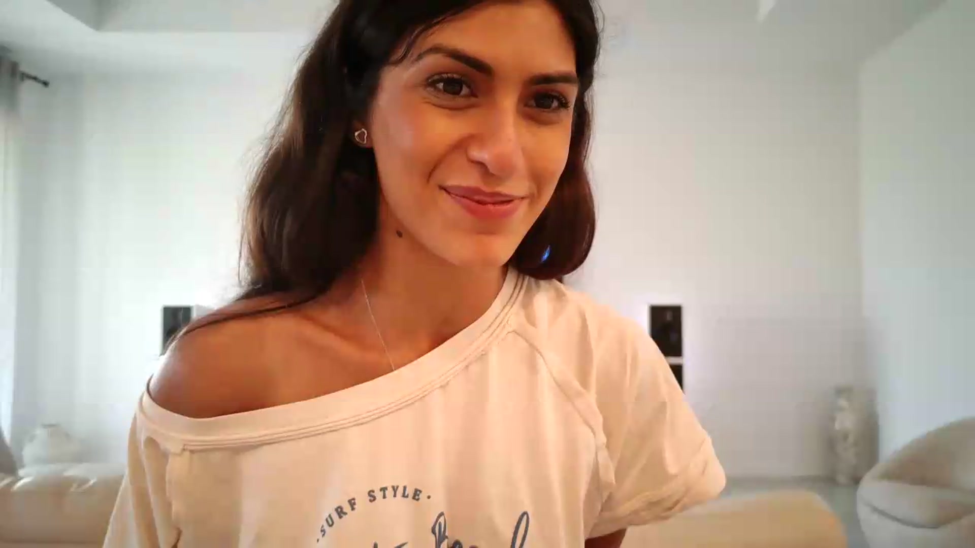Gallery image thumbnail from MissArmenia's myfreecams stream on, 08/17/2026, 22:22 image 2 of 20
