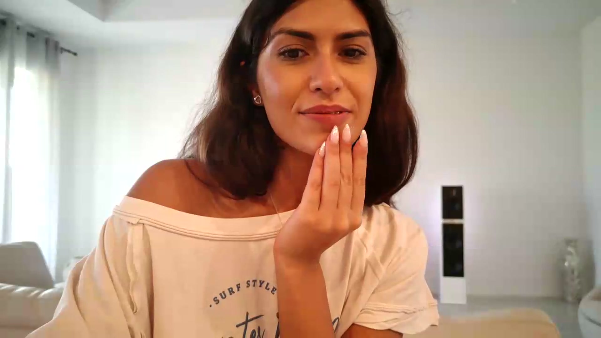 Gallery image thumbnail from MissArmenia's myfreecams stream on, 08/17/2026, 22:22 image 8 of 20