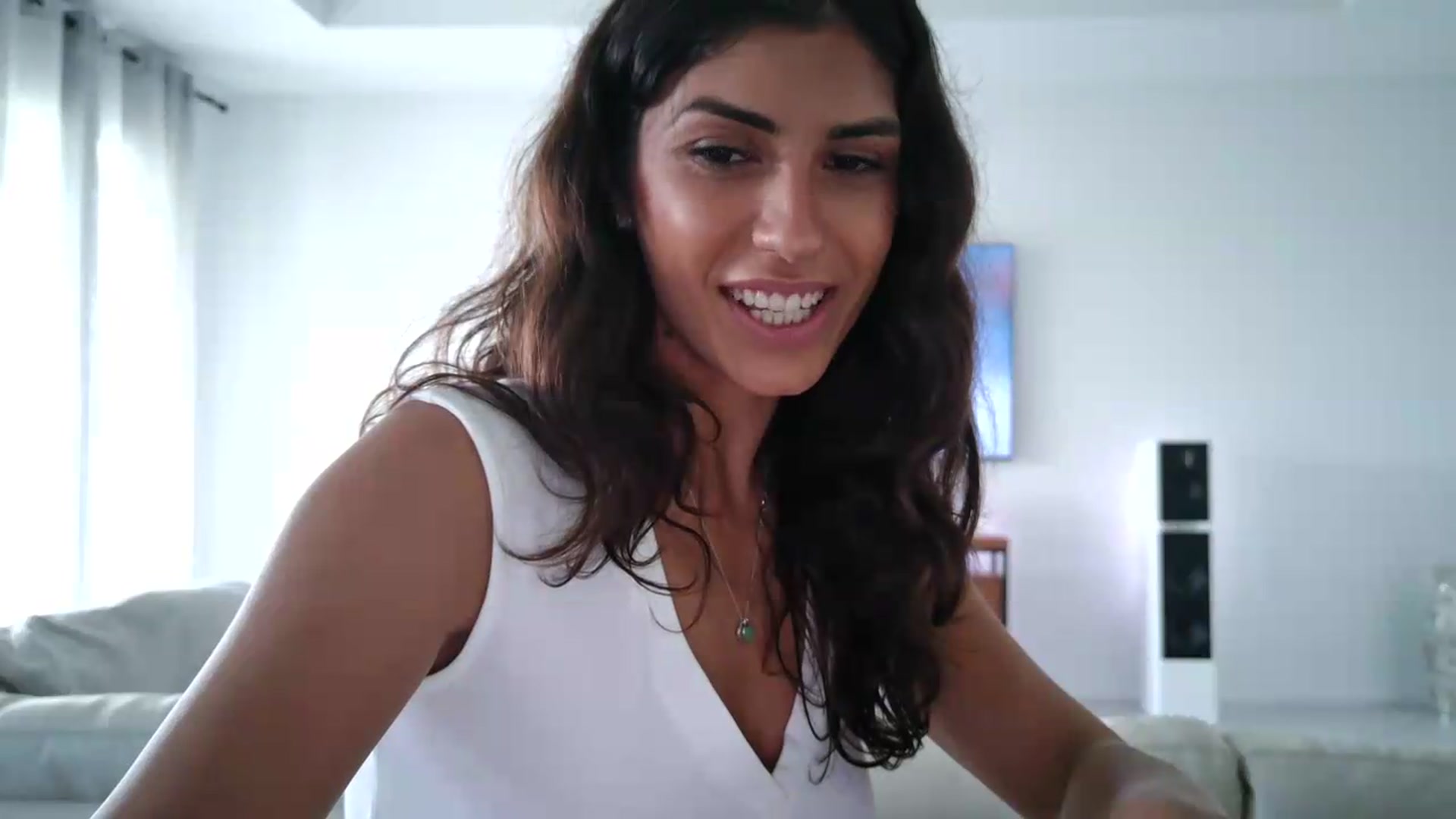 Gallery image thumbnail from MissArmenia's myfreecams stream on, 08/29/2026, 20:56 image 10 of 20