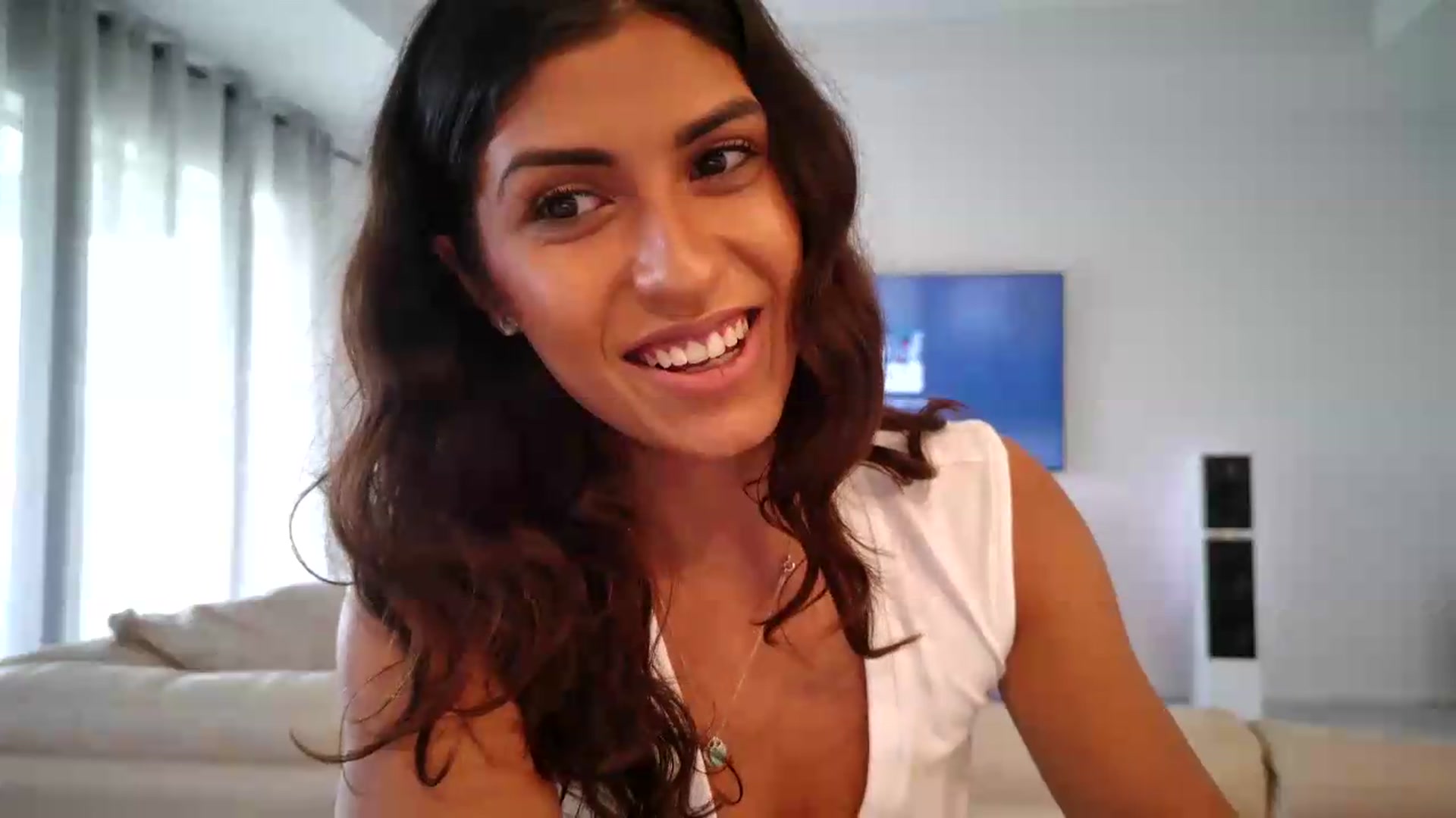 Gallery image thumbnail from MissArmenia's myfreecams stream on, 08/29/2026, 20:56 image 18 of 20