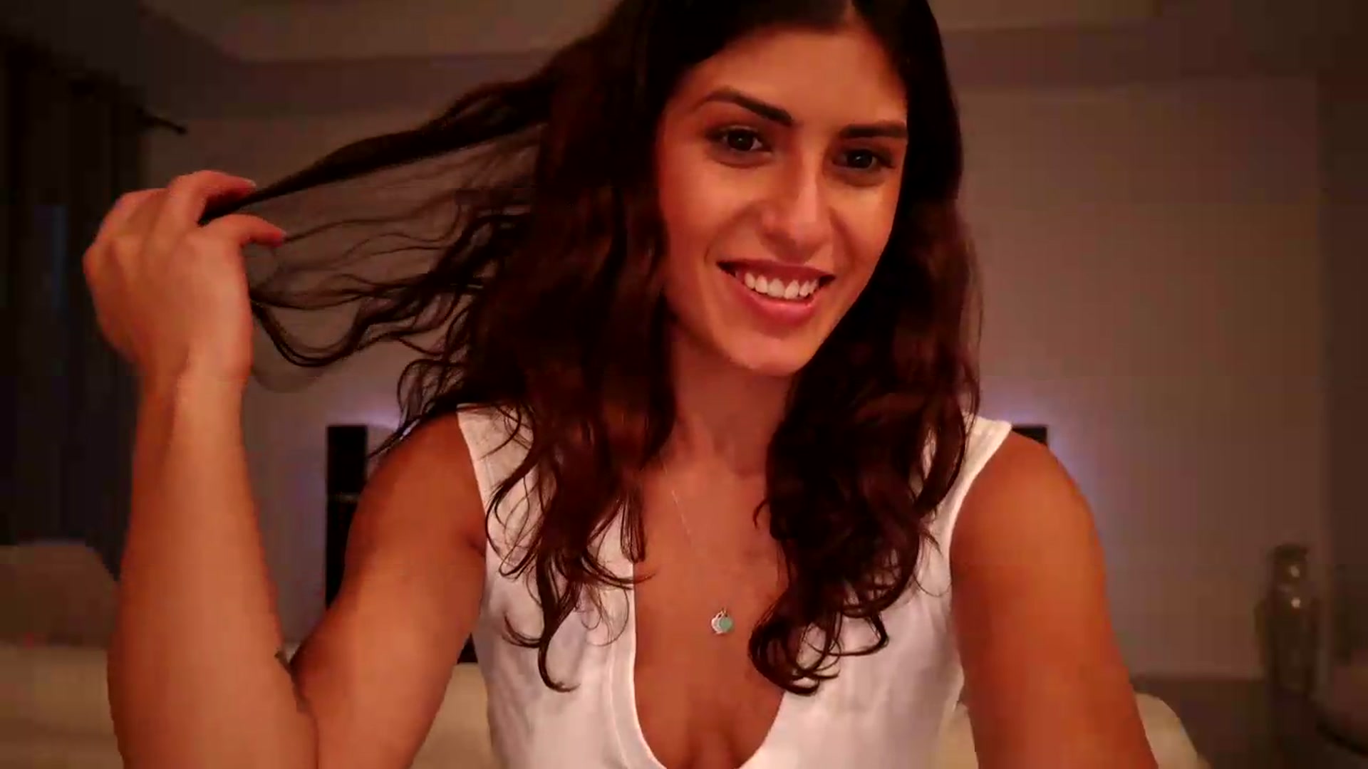 Gallery image thumbnail from MissArmenia's myfreecams stream on, 08/30/2026, 24:03 image 20 of 20