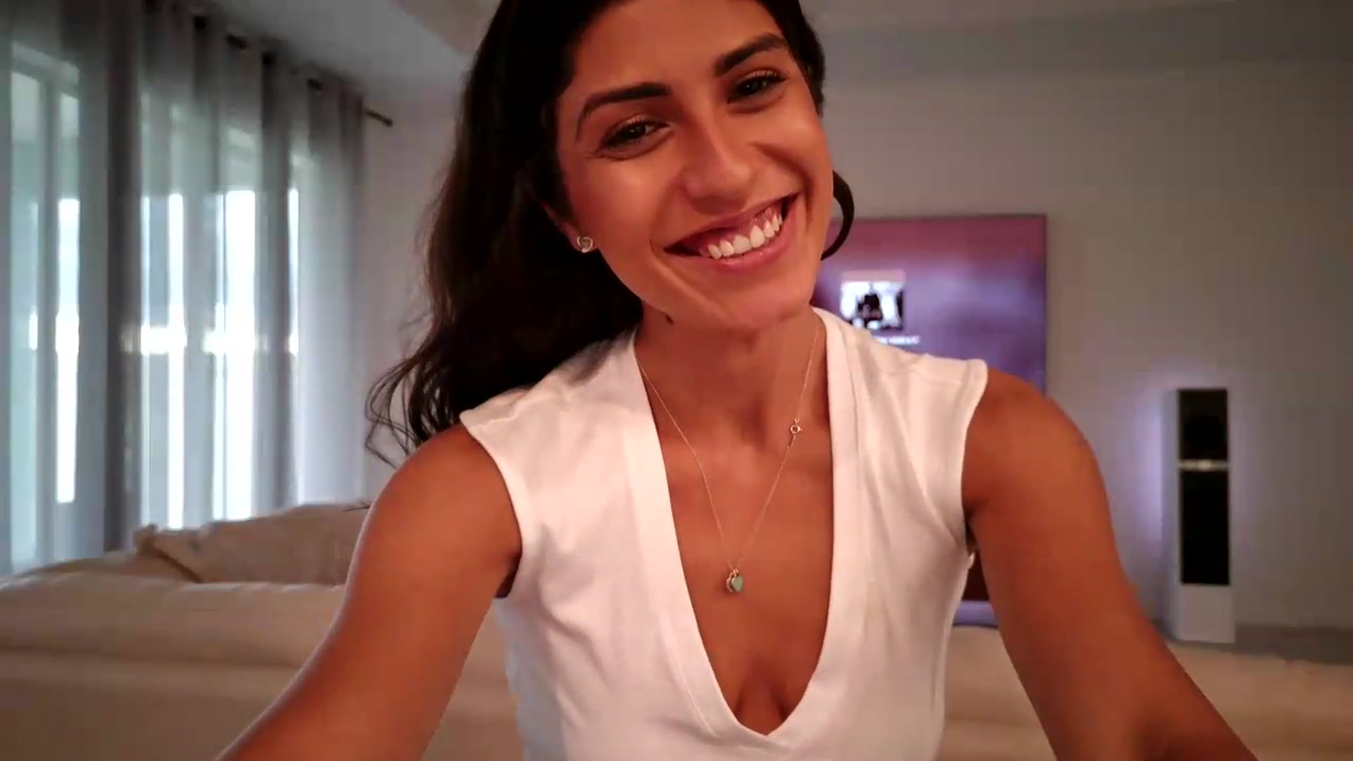 Gallery image thumbnail from MissArmenia's myfreecams stream on, 08/30/2026, 24:03 image 4 of 20