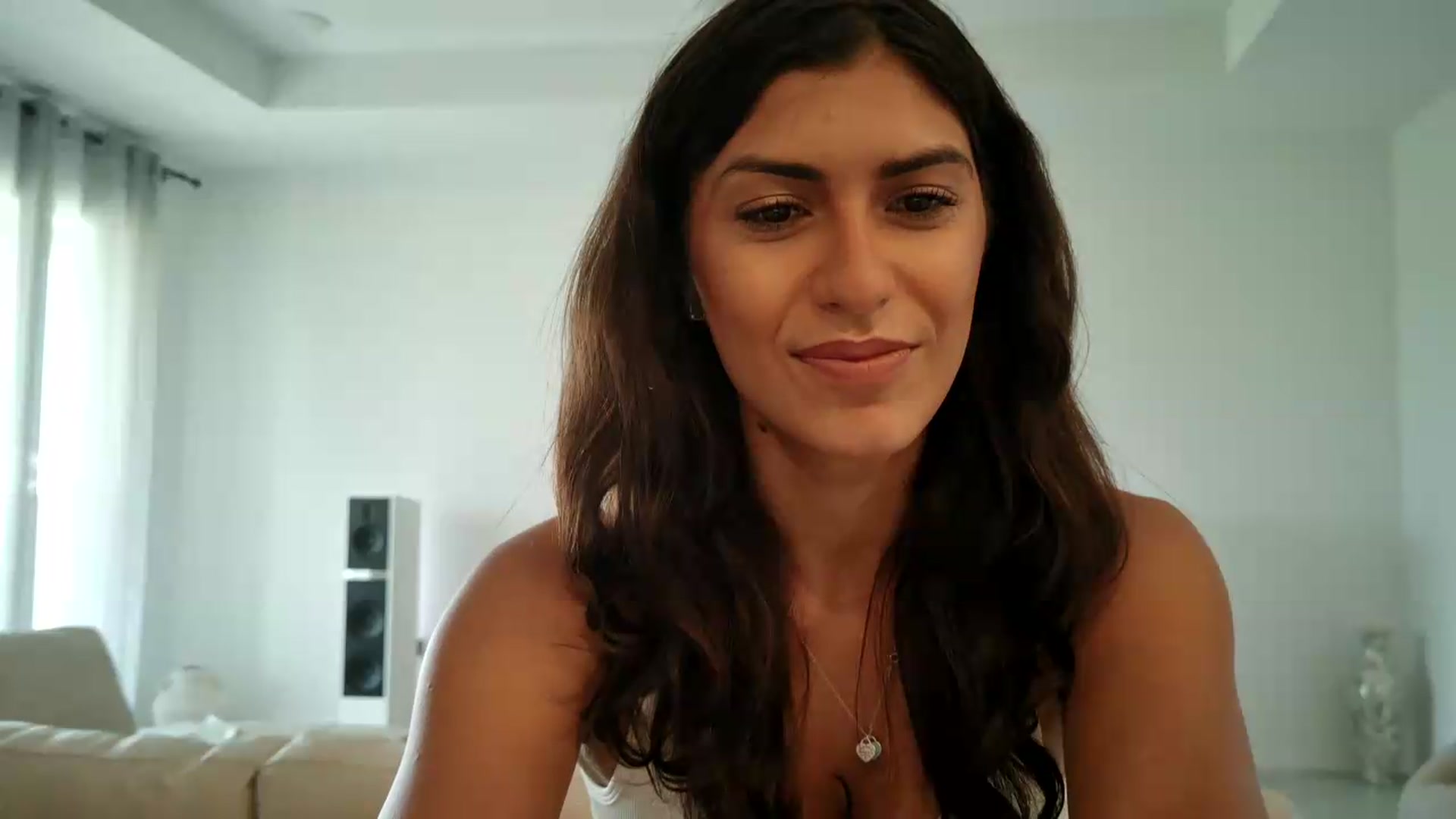 Gallery image thumbnail from MissArmenia's myfreecams stream on, 09/04/2026, 15:16 image 4 of 20