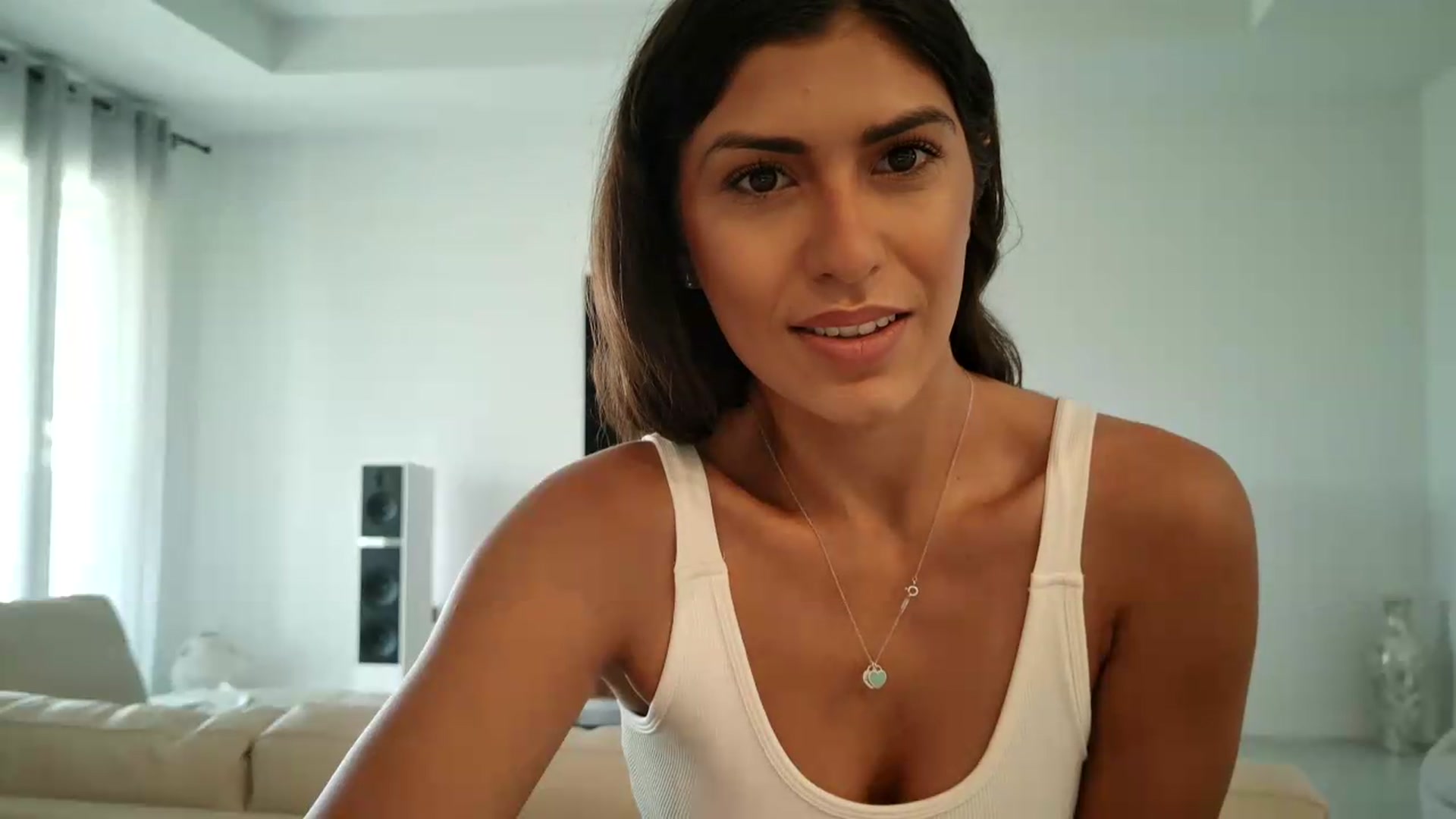 Gallery image thumbnail from MissArmenia's myfreecams stream on, 09/04/2026, 15:16 image 11 of 20