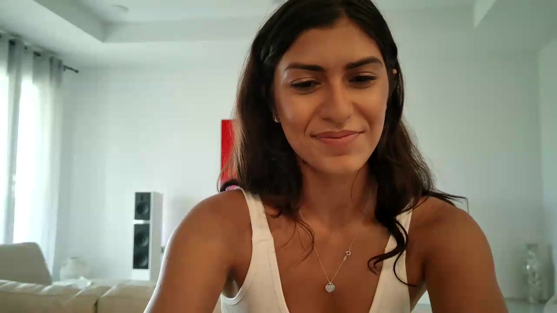Gallery image thumbnail from MissArmenia's myfreecams stream on, 09/04/2026, 15:16 image 17 of 20