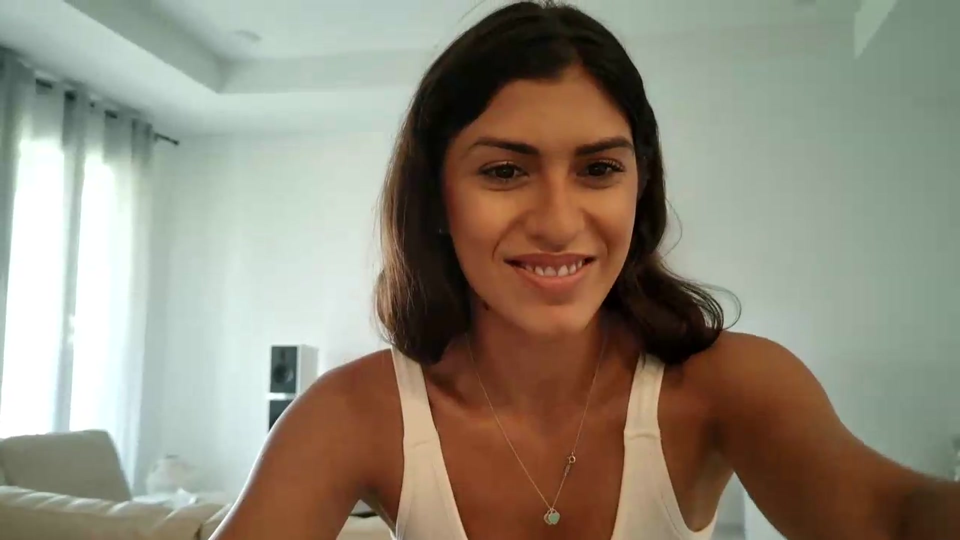 Gallery image thumbnail from MissArmenia's myfreecams stream on, 09/04/2026, 15:16 image 13 of 20