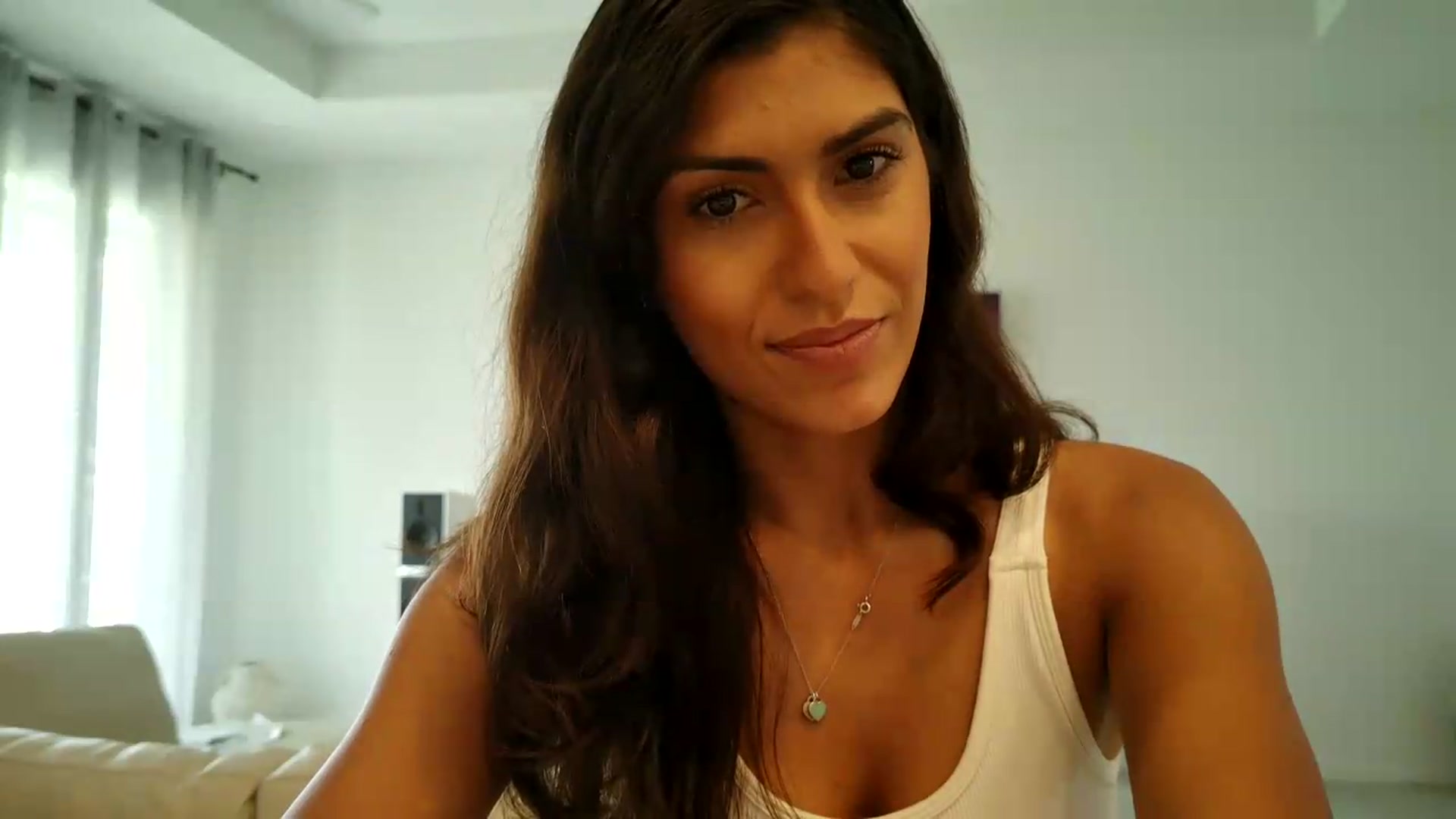Gallery image thumbnail from MissArmenia's myfreecams stream on, 09/04/2026, 16:07 image 15 of 20