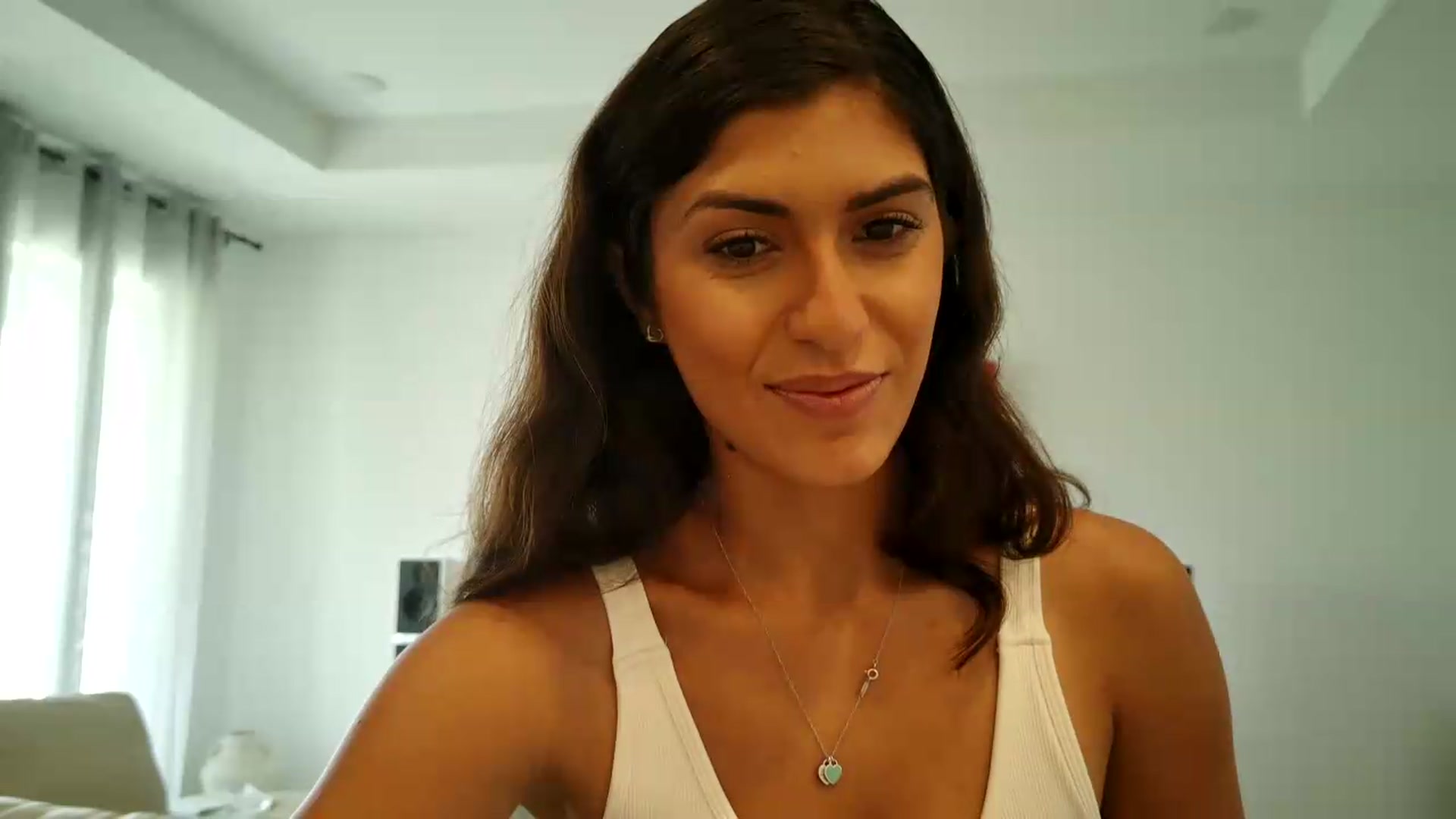 Gallery image thumbnail from MissArmenia's myfreecams stream on, 09/04/2026, 16:07 image 14 of 20
