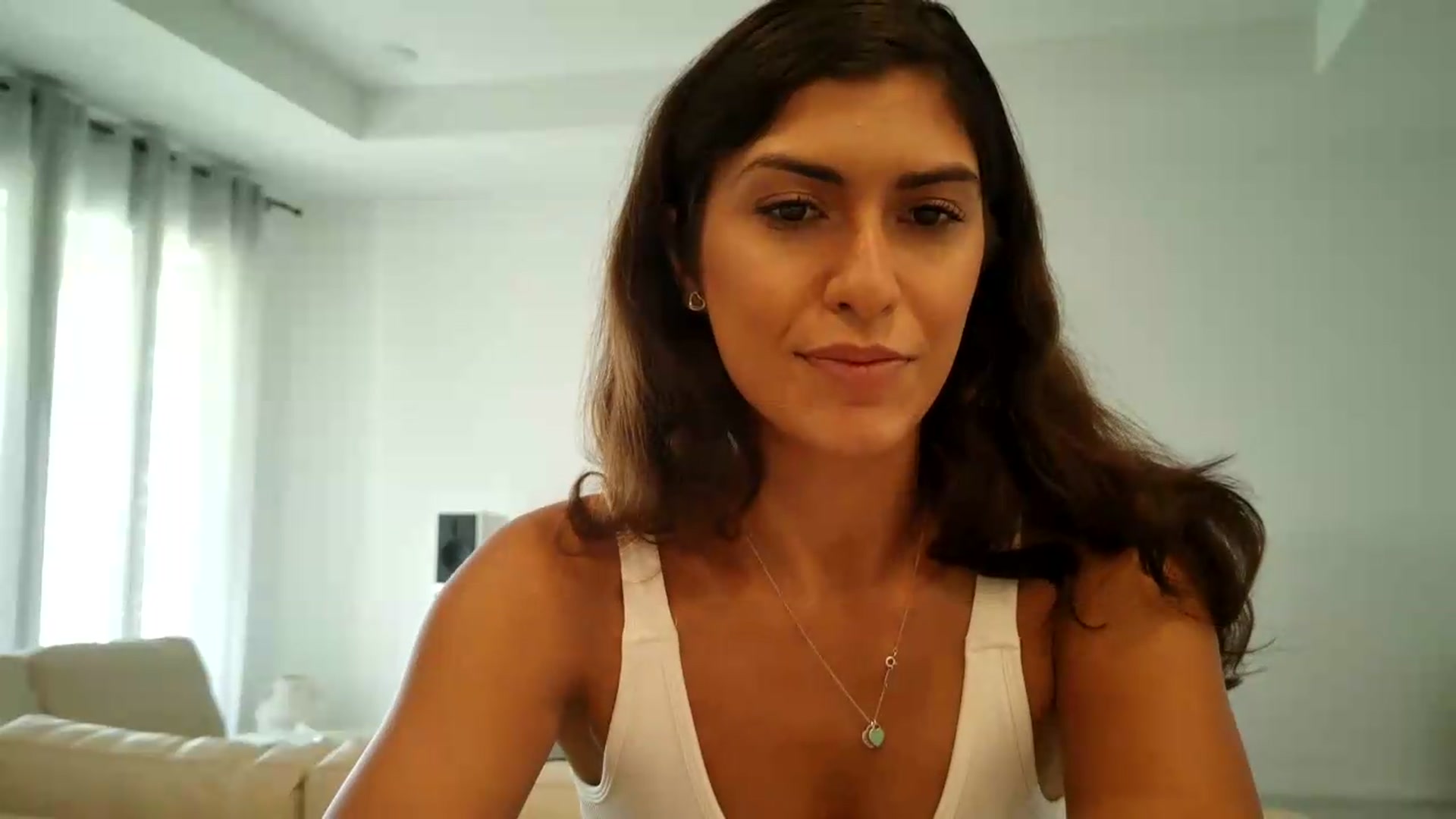 Gallery image thumbnail from MissArmenia's myfreecams stream on, 09/04/2026, 16:07 image 11 of 20