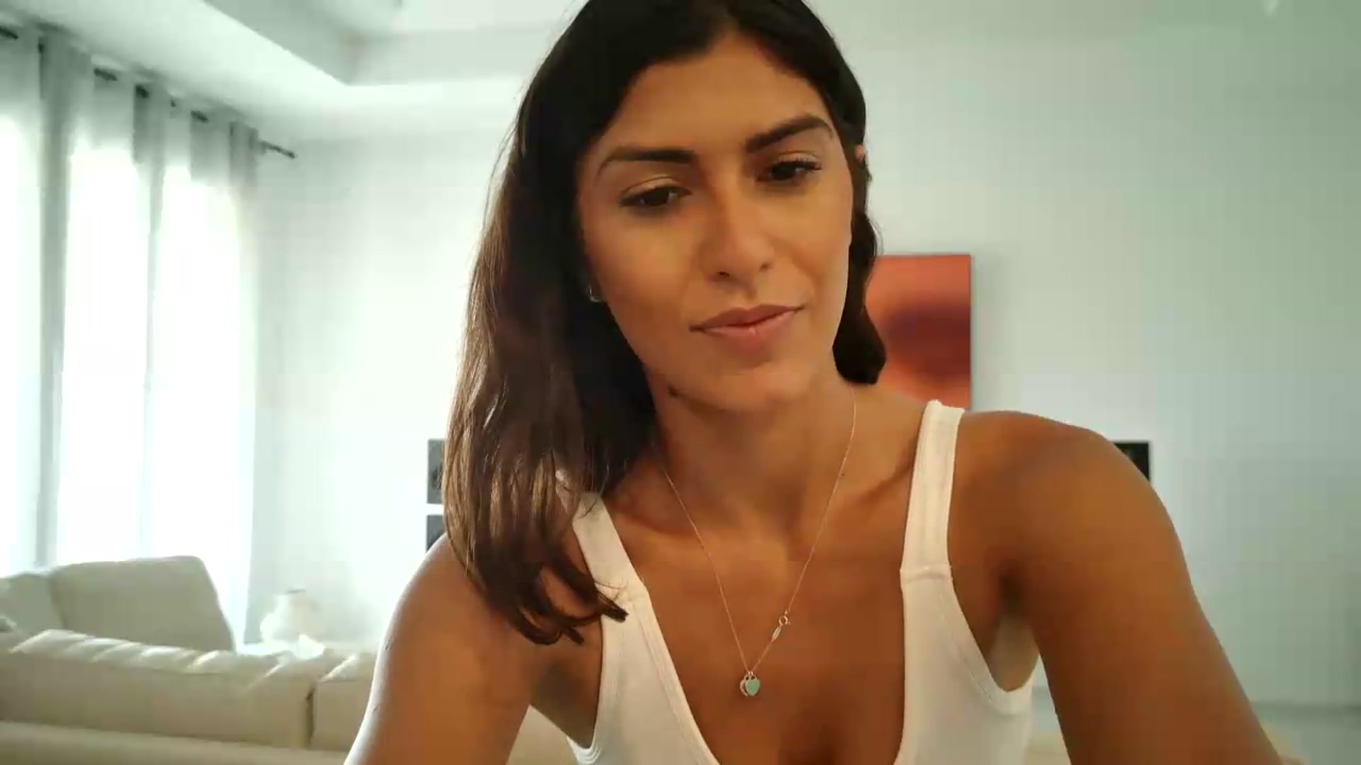 Gallery image thumbnail from MissArmenia's myfreecams stream on, 09/04/2026, 16:07 image 6 of 20