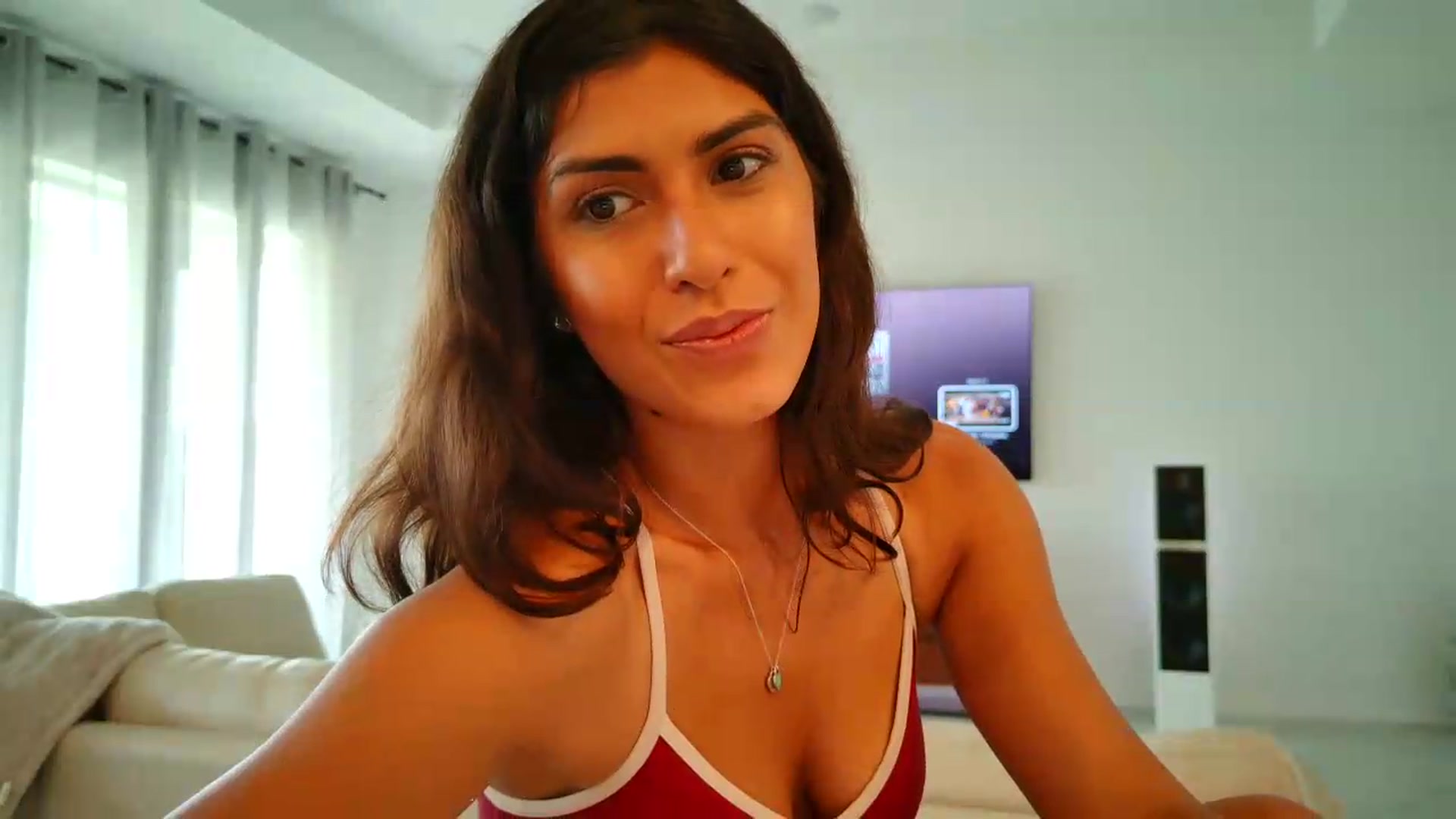 Gallery image thumbnail from MissArmenia's myfreecams stream on, 09/05/2026, 18:02 image 7 of 20