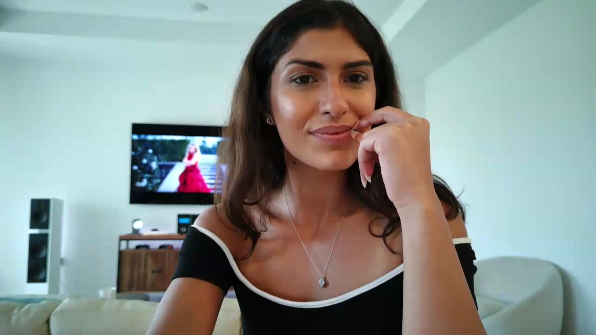Gallery image thumbnail from MissArmenia's myfreecams stream on, 09/05/2026, 19:27 image 6 of 20