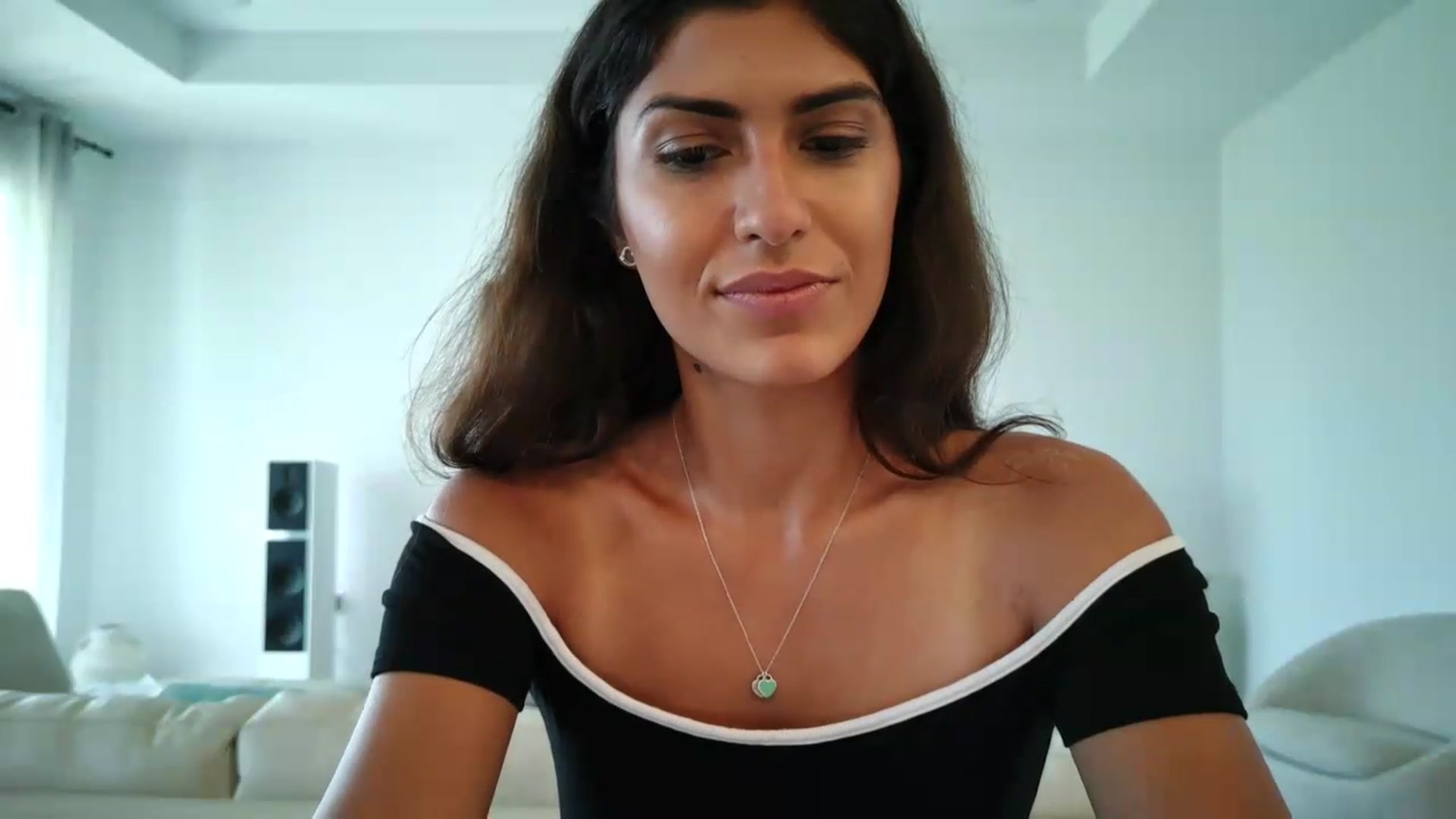 Gallery image thumbnail from MissArmenia's myfreecams stream on, 09/05/2026, 19:27 image 8 of 20