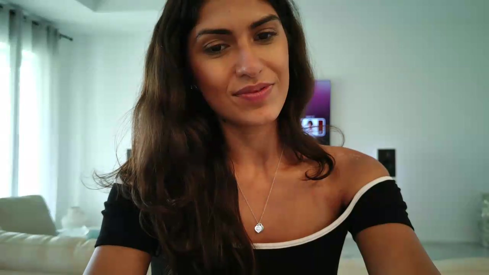Gallery image thumbnail from MissArmenia's myfreecams stream on, 09/05/2026, 21:36 image 19 of 20