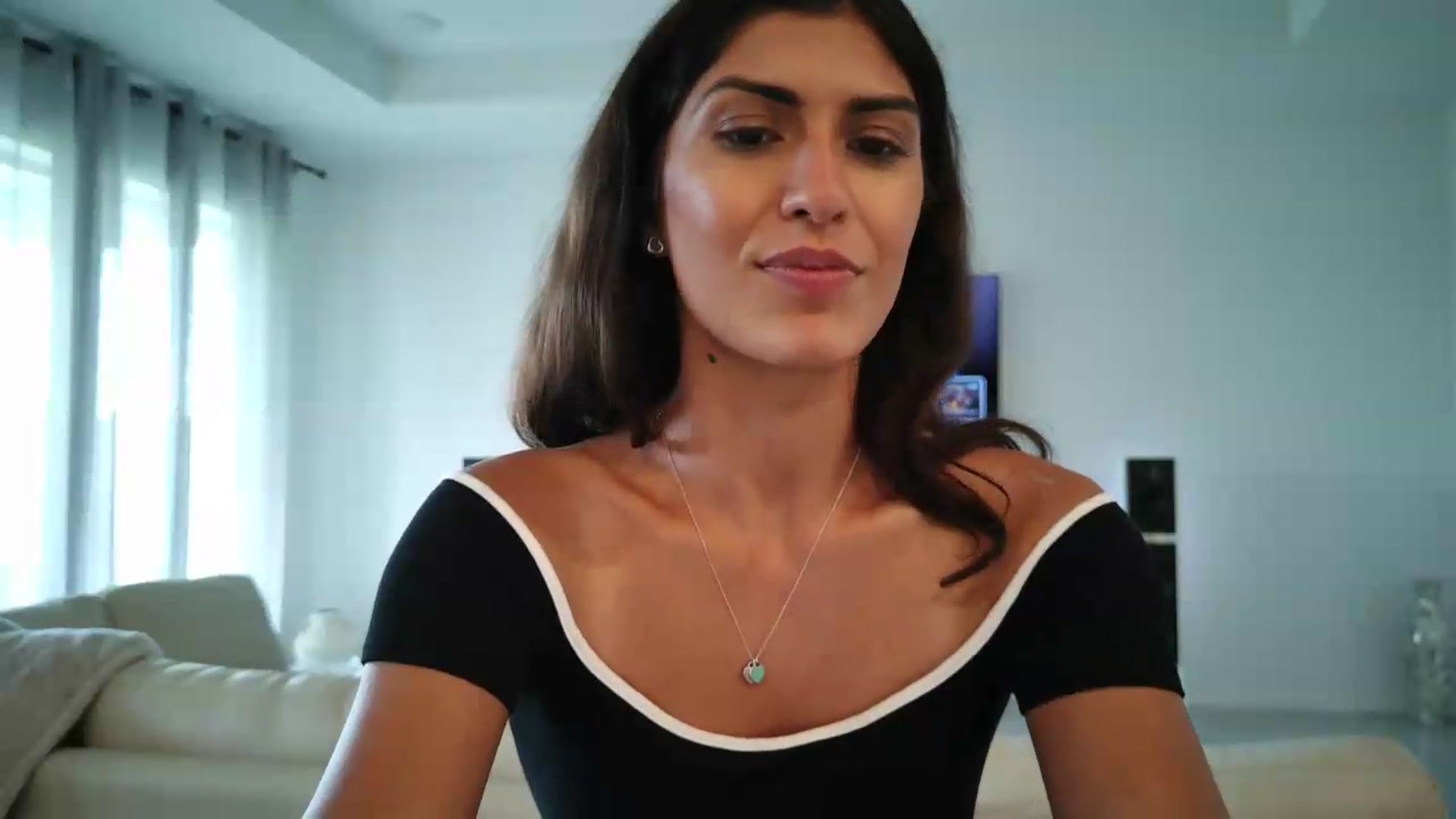 Gallery image thumbnail from MissArmenia's myfreecams stream on, 09/05/2026, 21:36 image 11 of 20