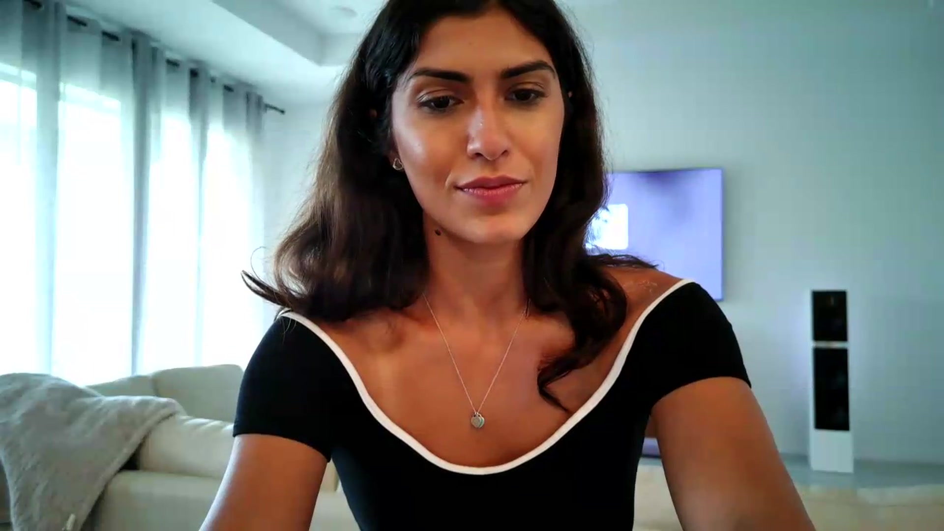 Gallery image thumbnail from MissArmenia's myfreecams stream on, 09/05/2026, 21:36 image 8 of 20