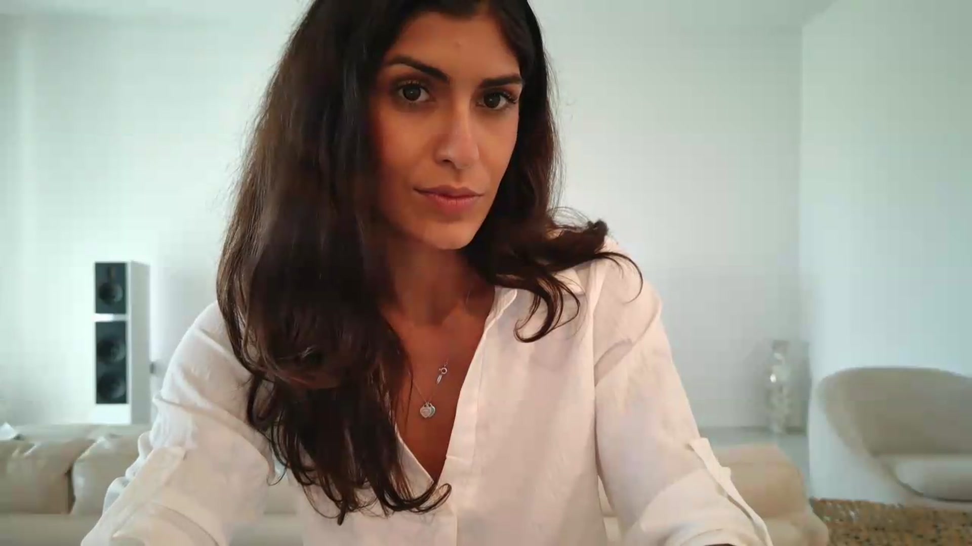 Gallery image thumbnail from MissArmenia's myfreecams stream on, 09/06/2026, 21:02 image 17 of 20